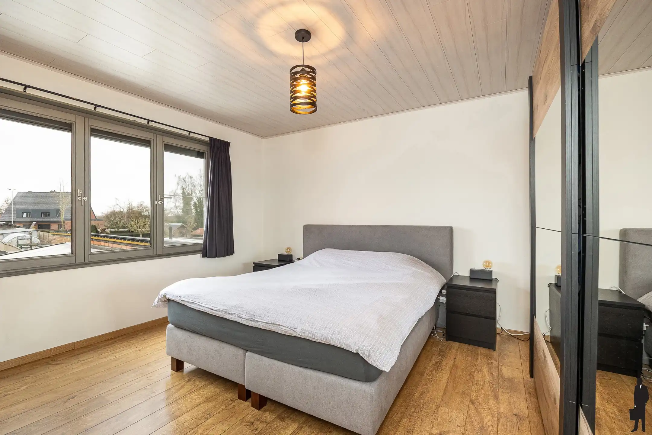 Ruime gezinswoning: 4 slpk, garage + veel bergruimte foto 10