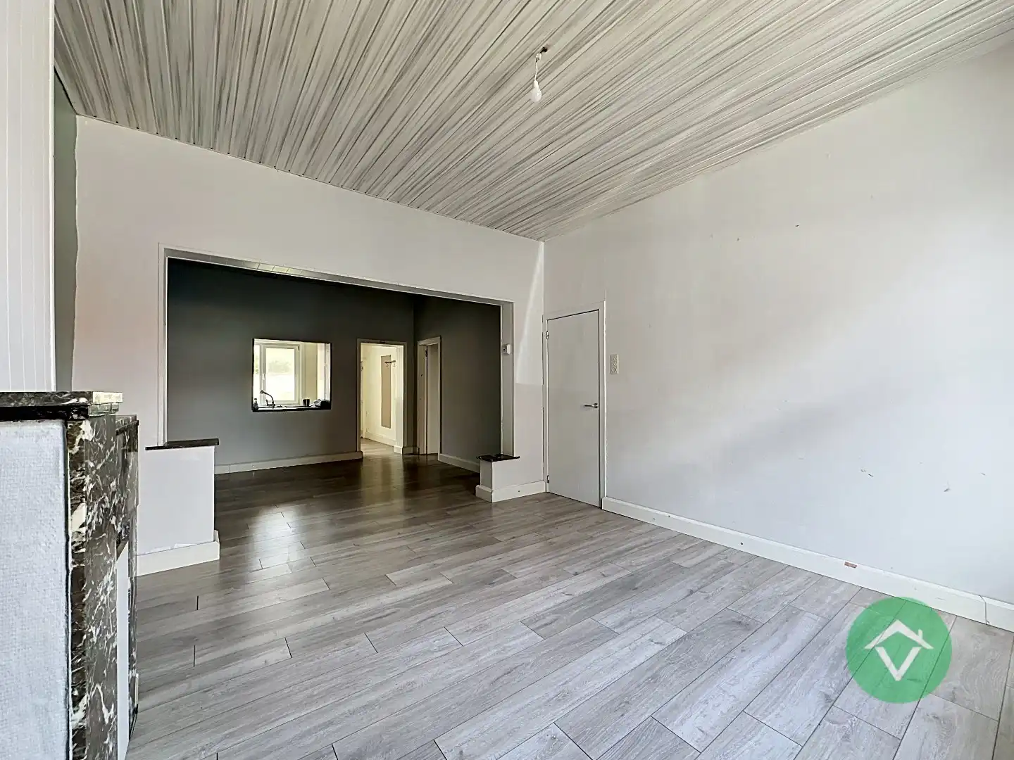 Op te frissen gezinswoning met vier slaapkamers, inpandige garage te Koekelare foto 6