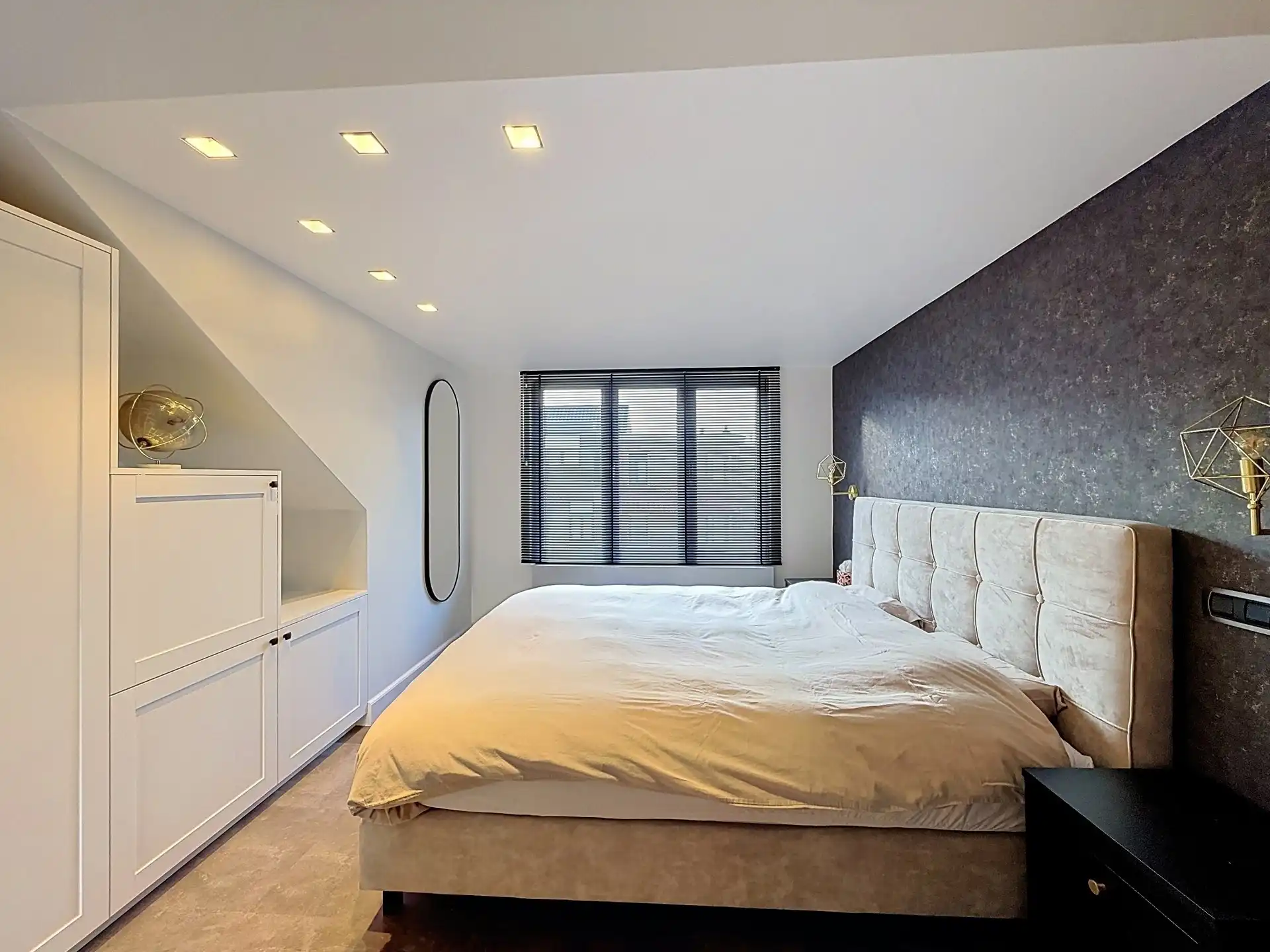 VOLLEDIG GERENOVEERD DUPLEXAPPARTEMENT IN SINT-NIKLAAS EPC A & NETTO RENDEMENT VAN 4%!  foto 6