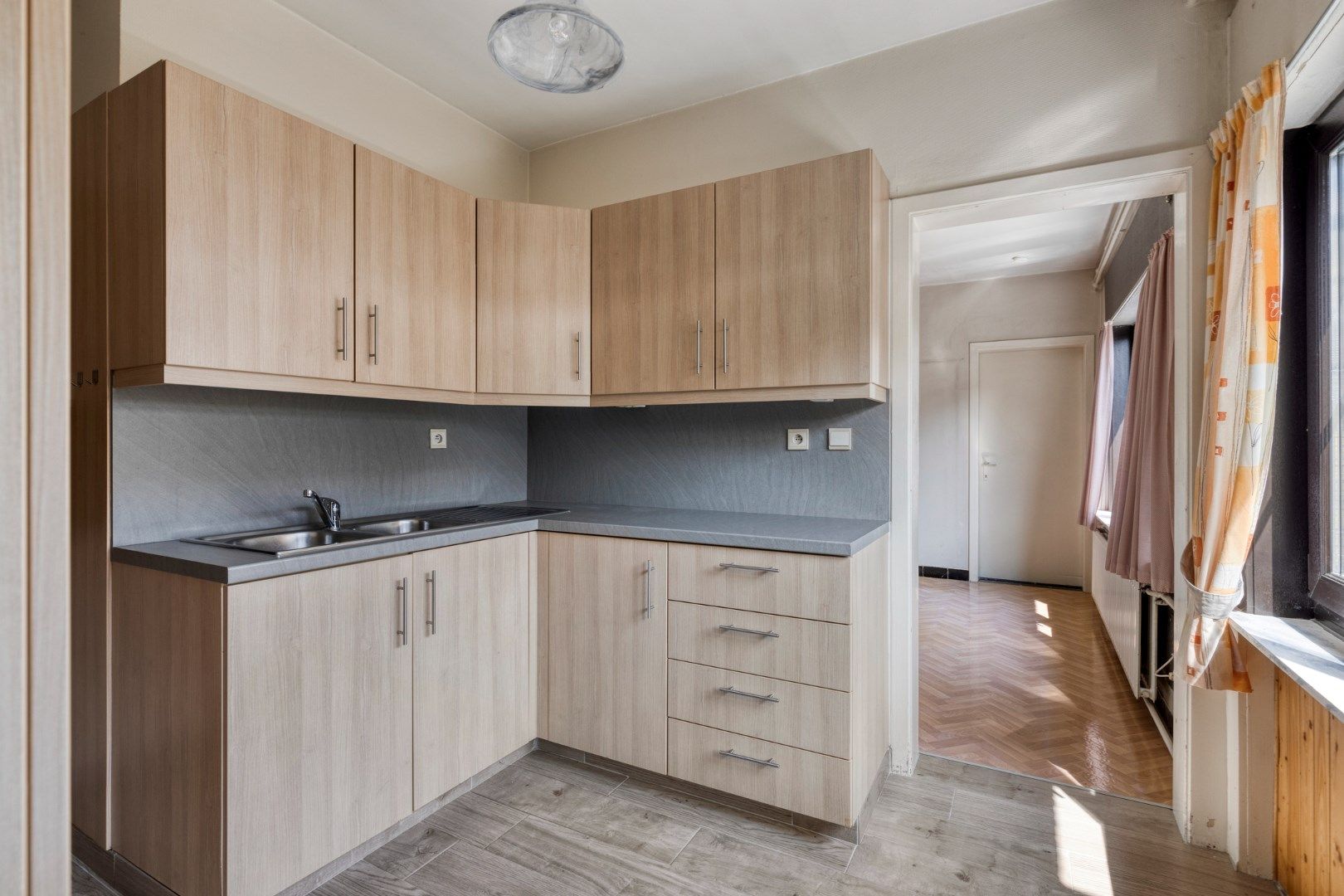 Charmante gelijkvloerse woning met 1 slaapkamer op 219 m² te Sint-Jozef Olen ! foto 3