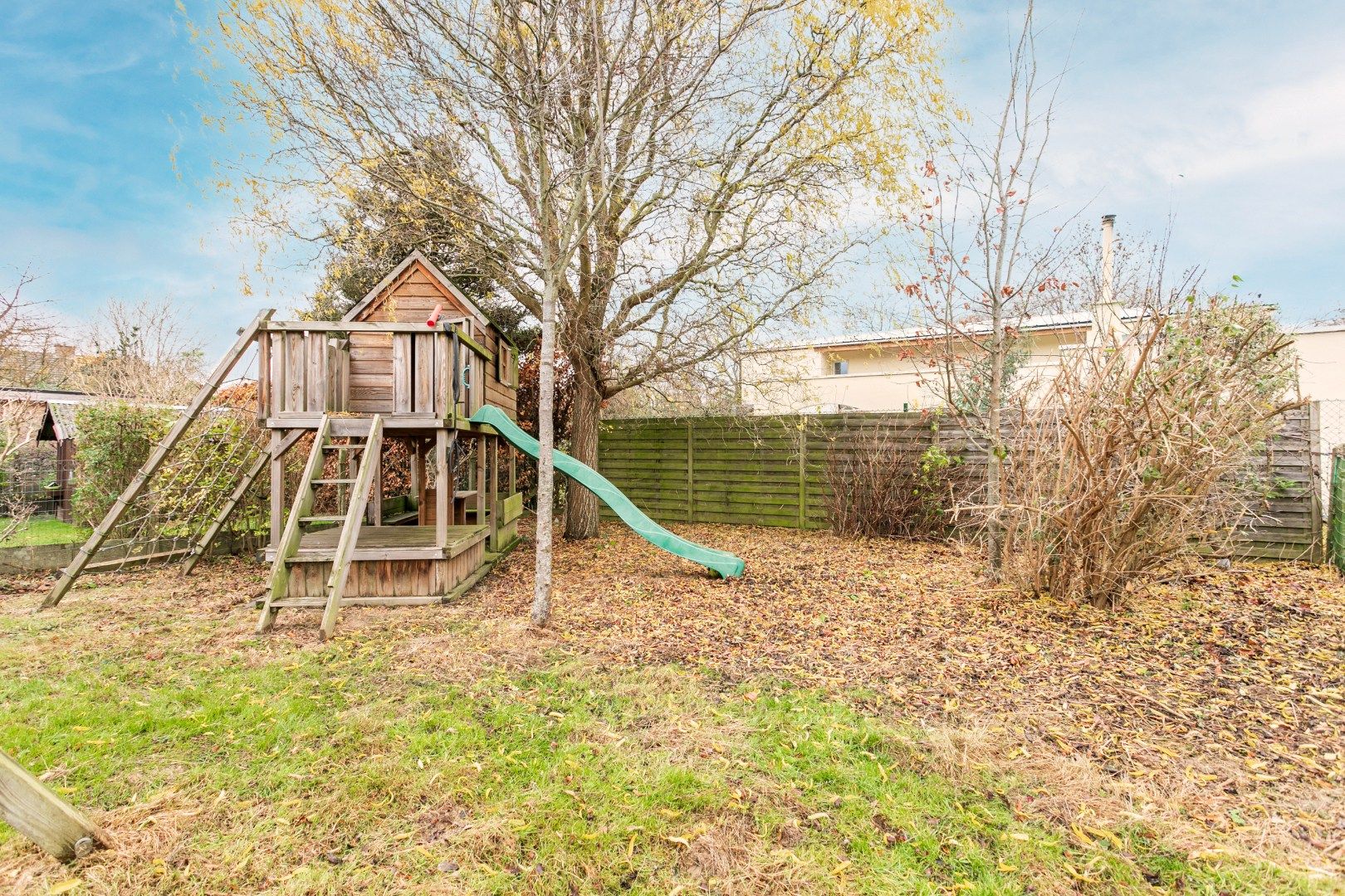 Instapklare woning met 4 slpk op perceel van 5a 45ca foto 19