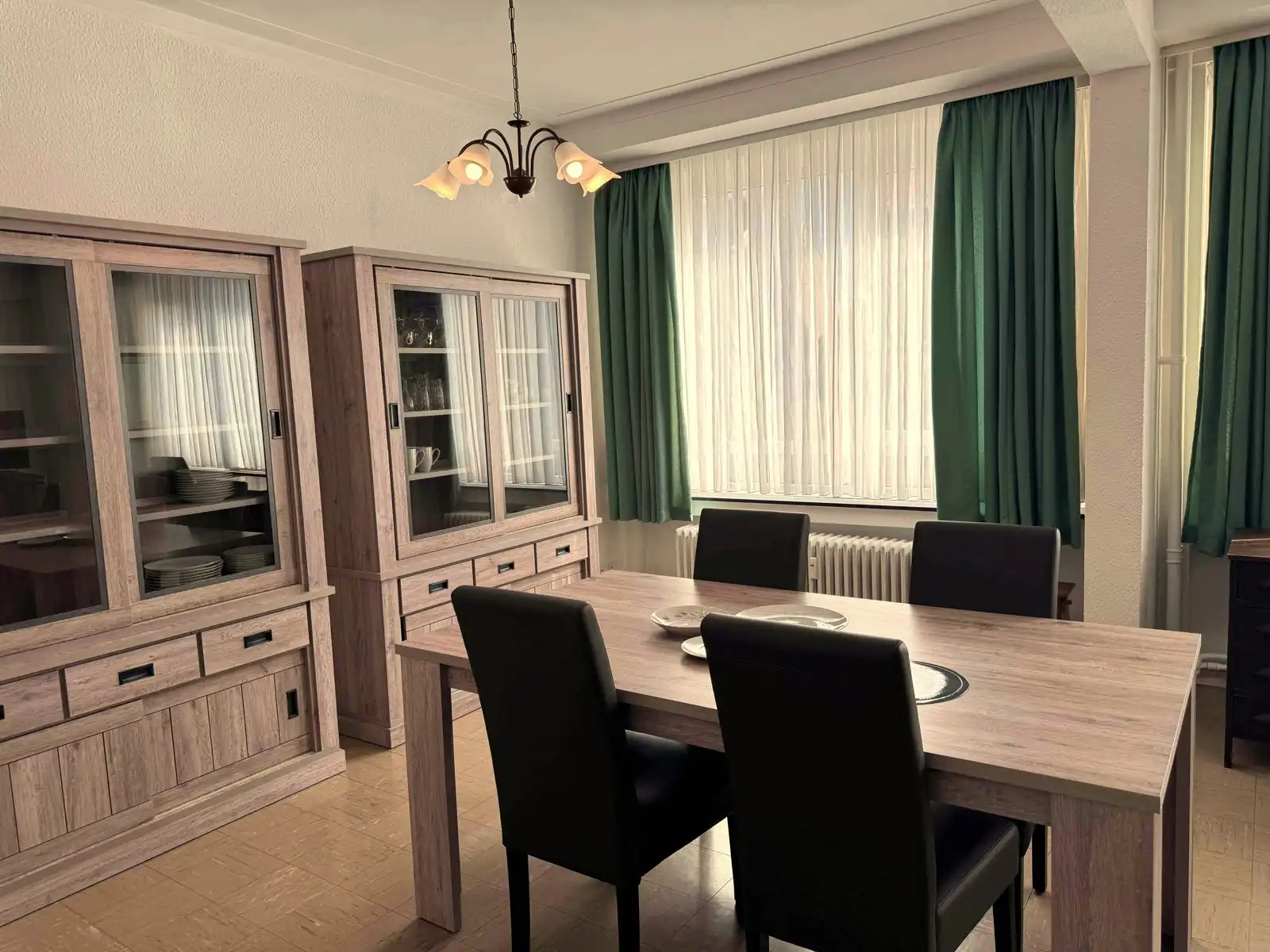 RUIM BEMEUBELD 1-SLAAPKAMERAPPARTEMENT OP CENTRALE LIGGING! foto 3