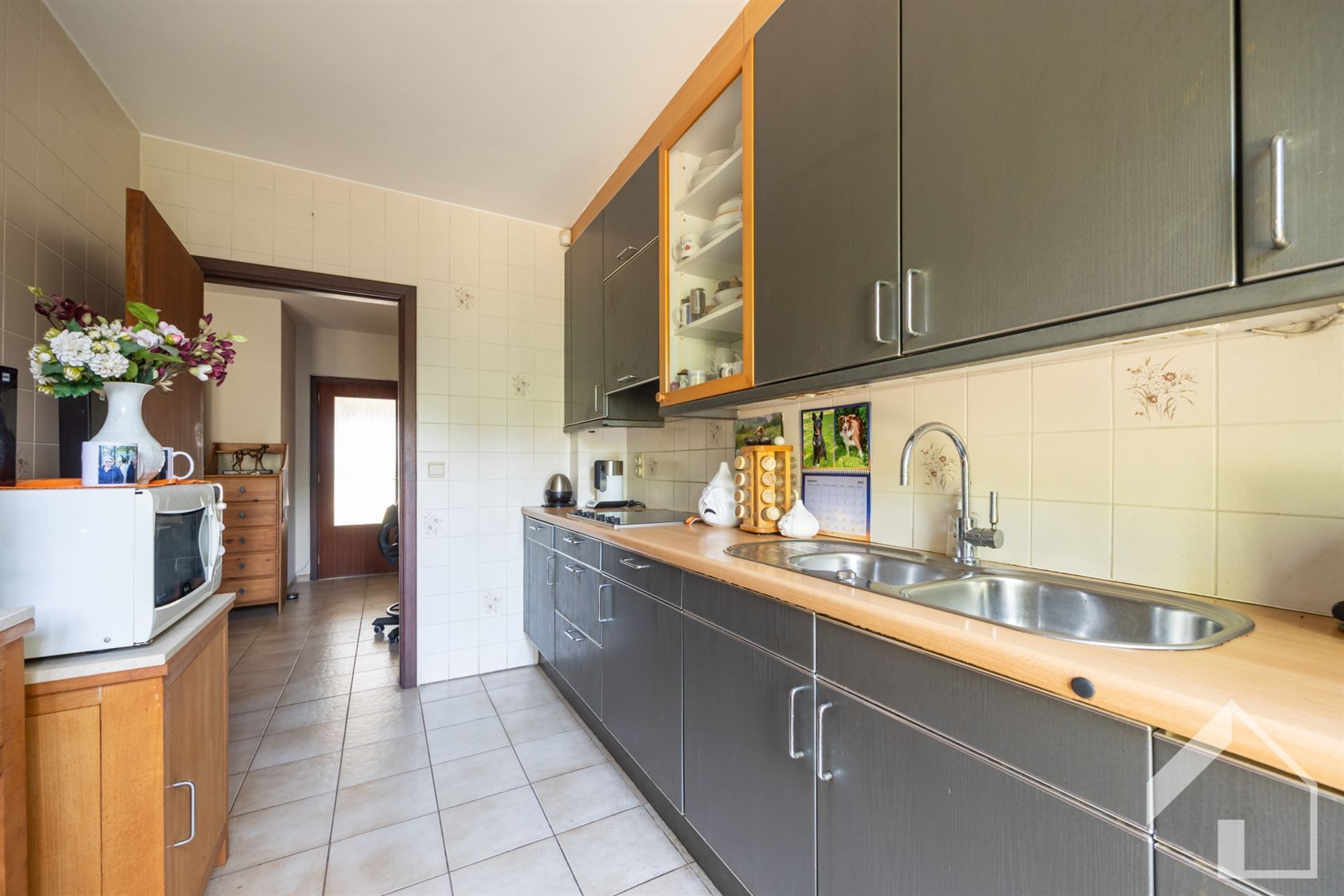 Te renoveren woning op toplocatie! foto 8