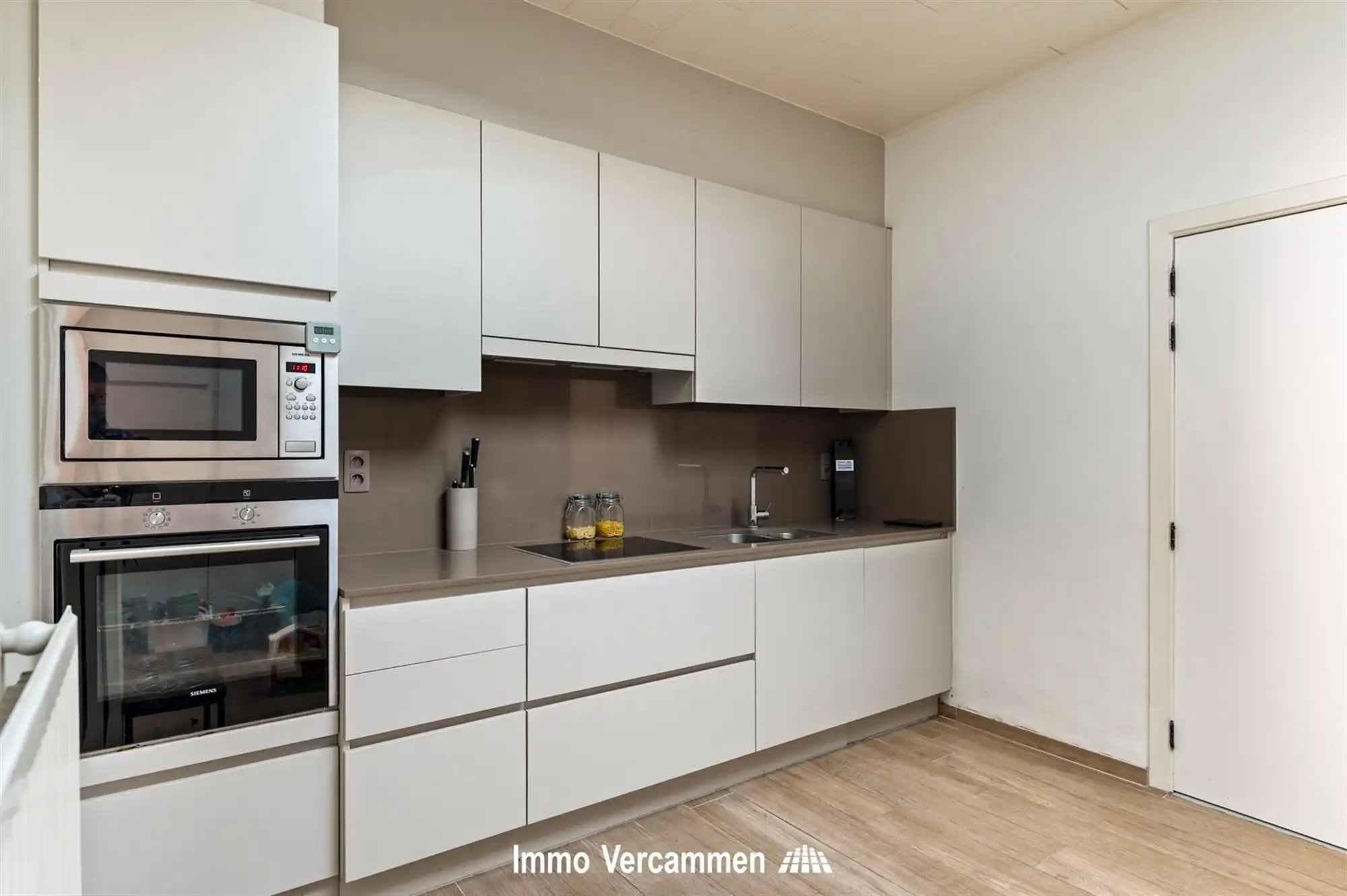 Lichtrijke gezinswoning met 4 slpks en ruime tuin te Lier foto 5