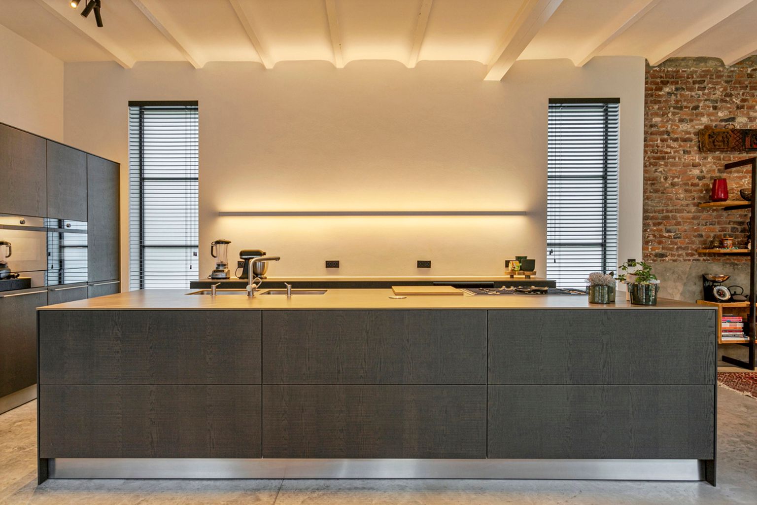 LUXUEUS EN EXCLUSIEF LANDHUIS  MET PARKTUIN.  foto 9