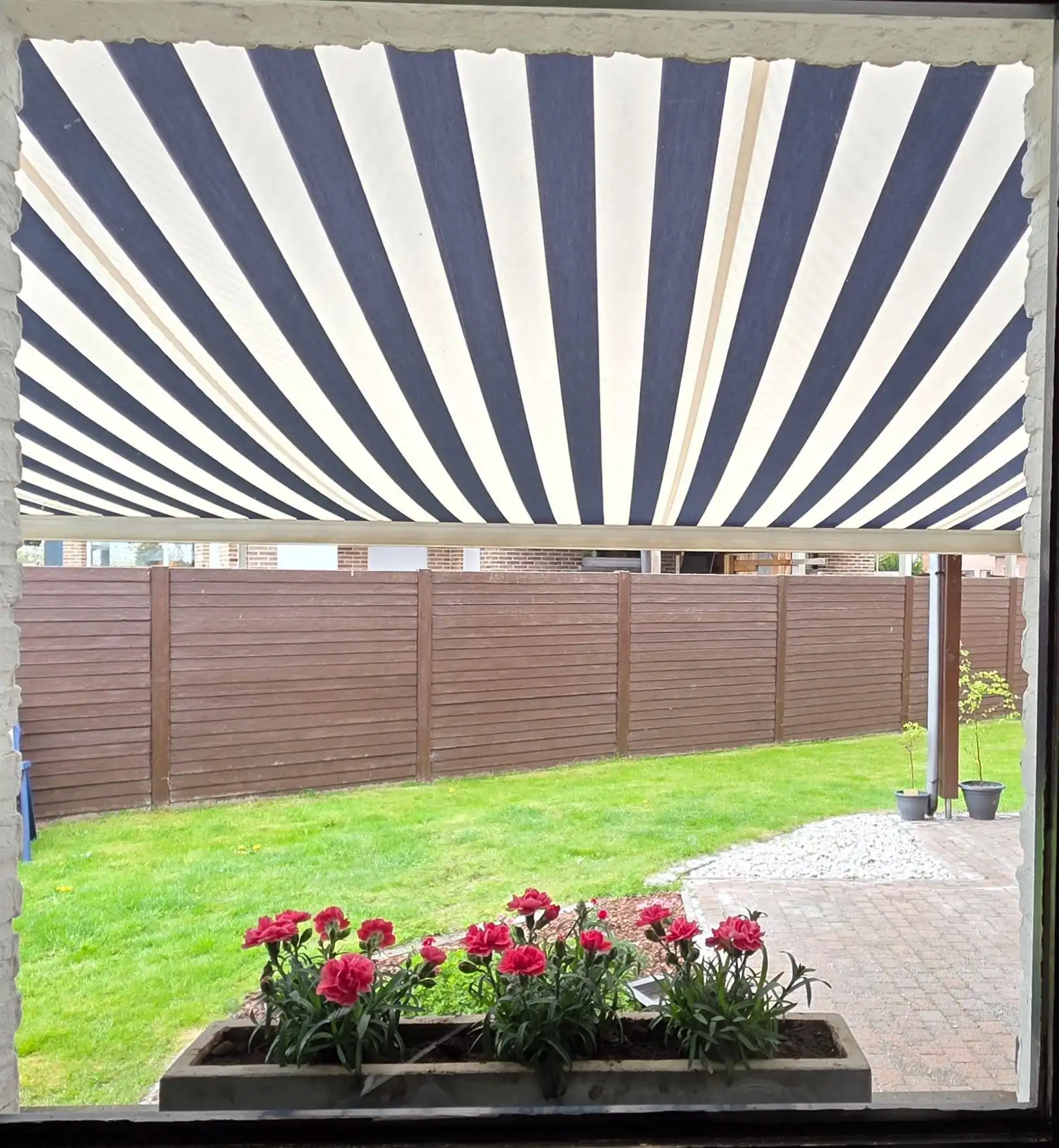 Halfopen bebouwing - 3 slpks - carport - tuin 2 are 73 ca foto 2