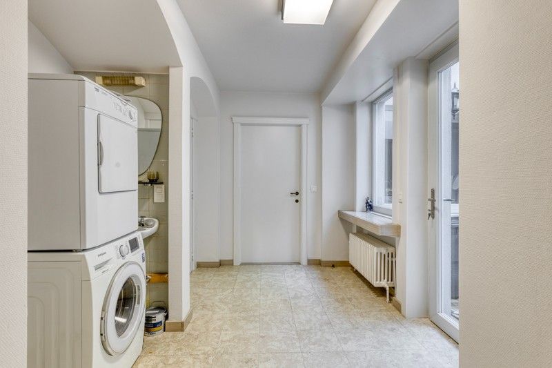 Uniek, karaktervol herenhuis met 5 slaapkamers én aparte garage in hartje Temse TE KOOP! foto 22
