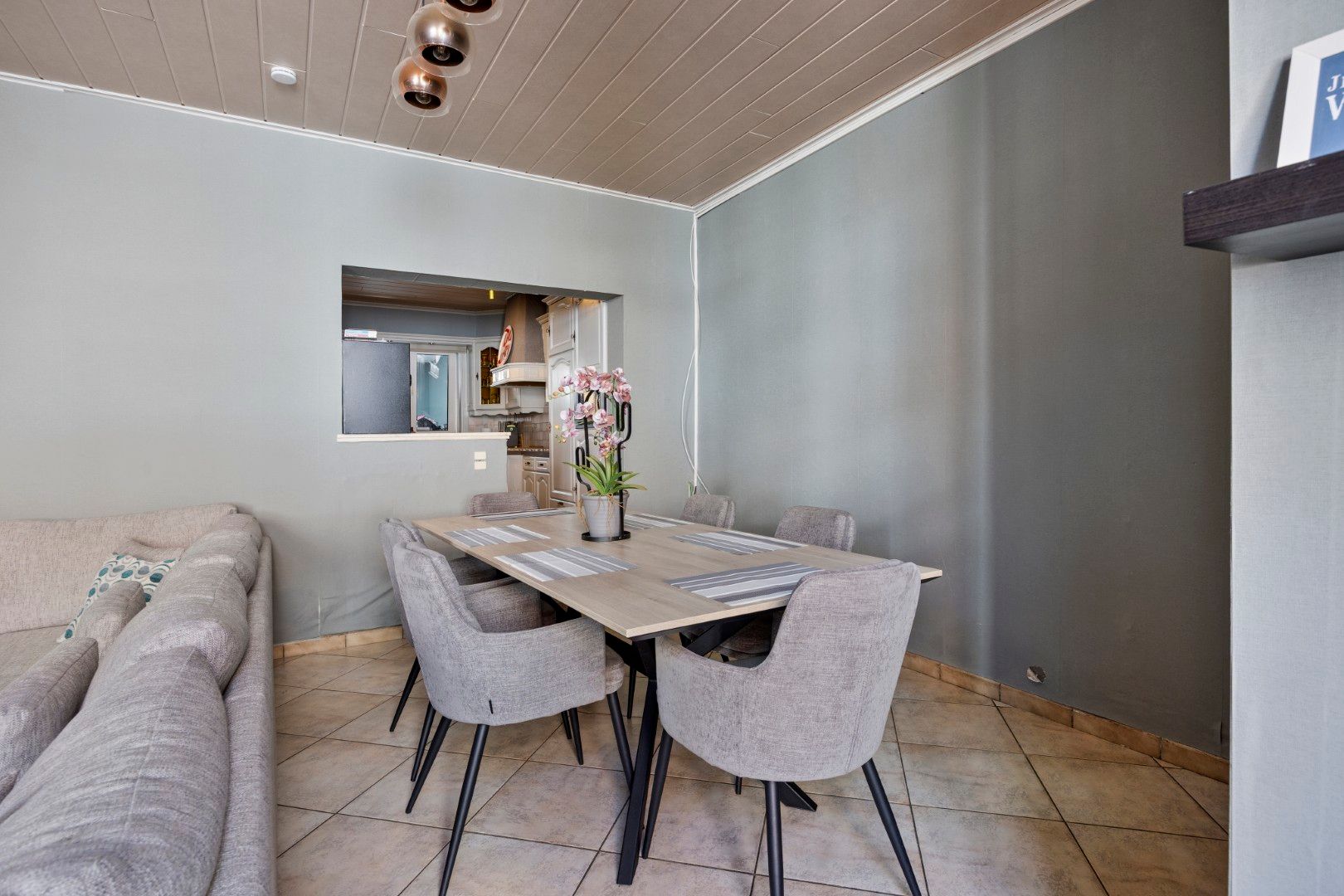 Verrassend ruime instapklare woning met 6 slaapkamers en zonnige tuin – hartje Meerbeke foto 9