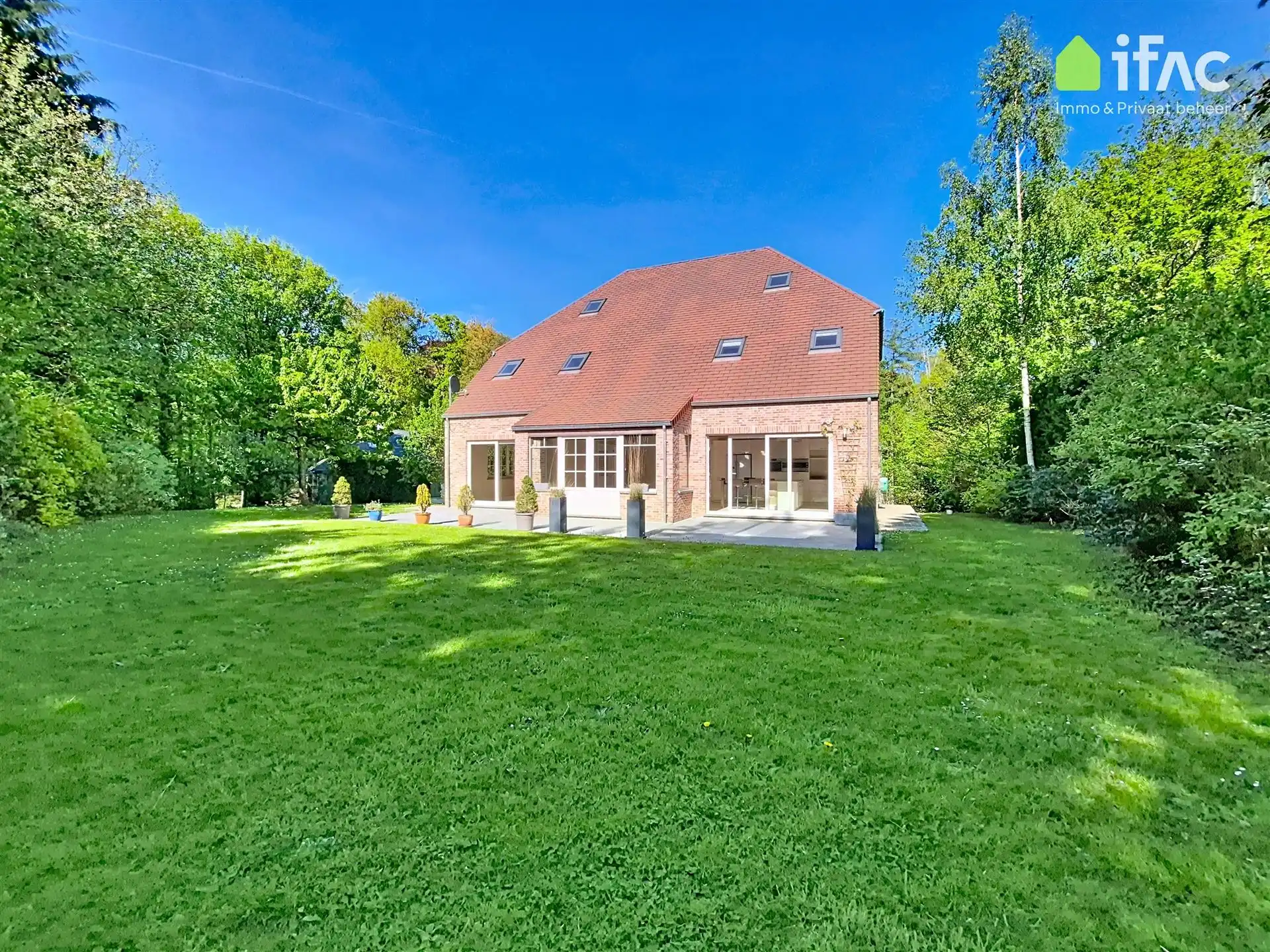 Exclusieve luxevilla op 14,47are in woonpark foto 12