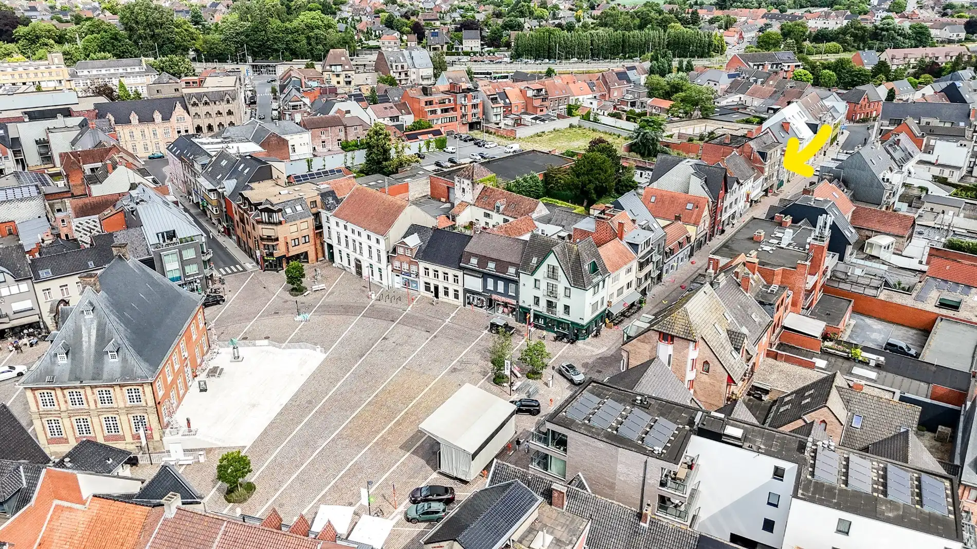 Instapklaar en lichtrijk appartement in centrum Torhout! foto 12
