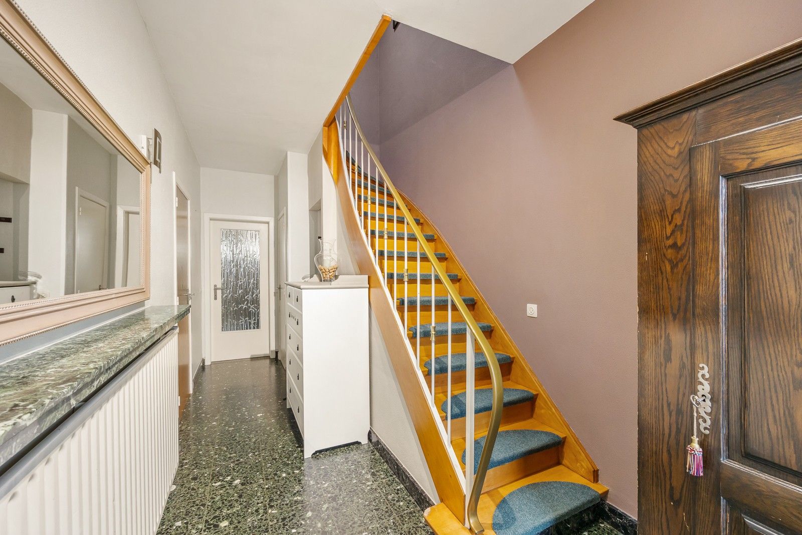 Complete en comfortabele woning met tuin, terras, garage en oprit. foto 10