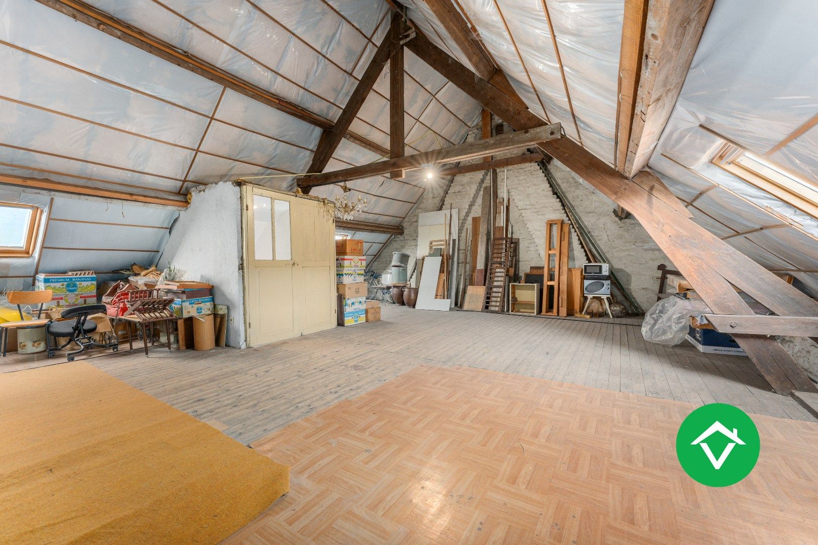 Ruim herenhuis met 4 slaapkamers en aparte garagebox in centrum Gistel foto 24