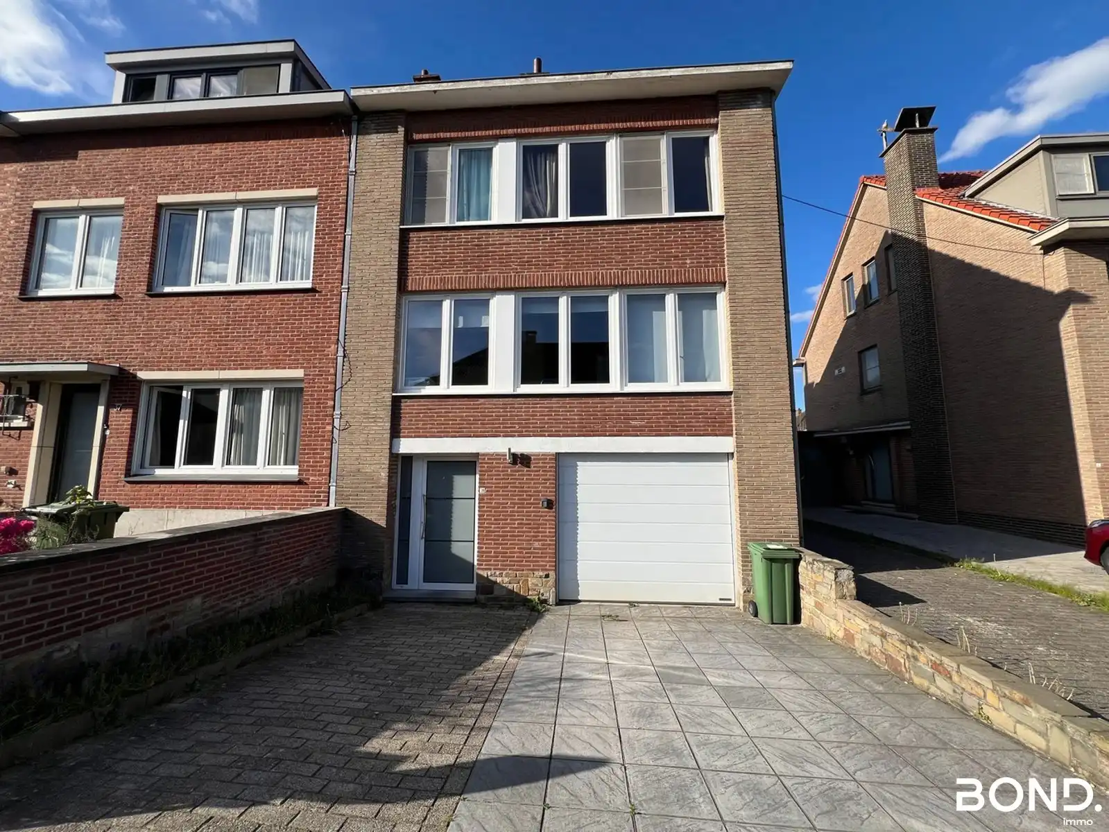 Eengezinswoning met 3 slaapkamers en tuin te huur in Heverlee foto {{pictureIndex}}