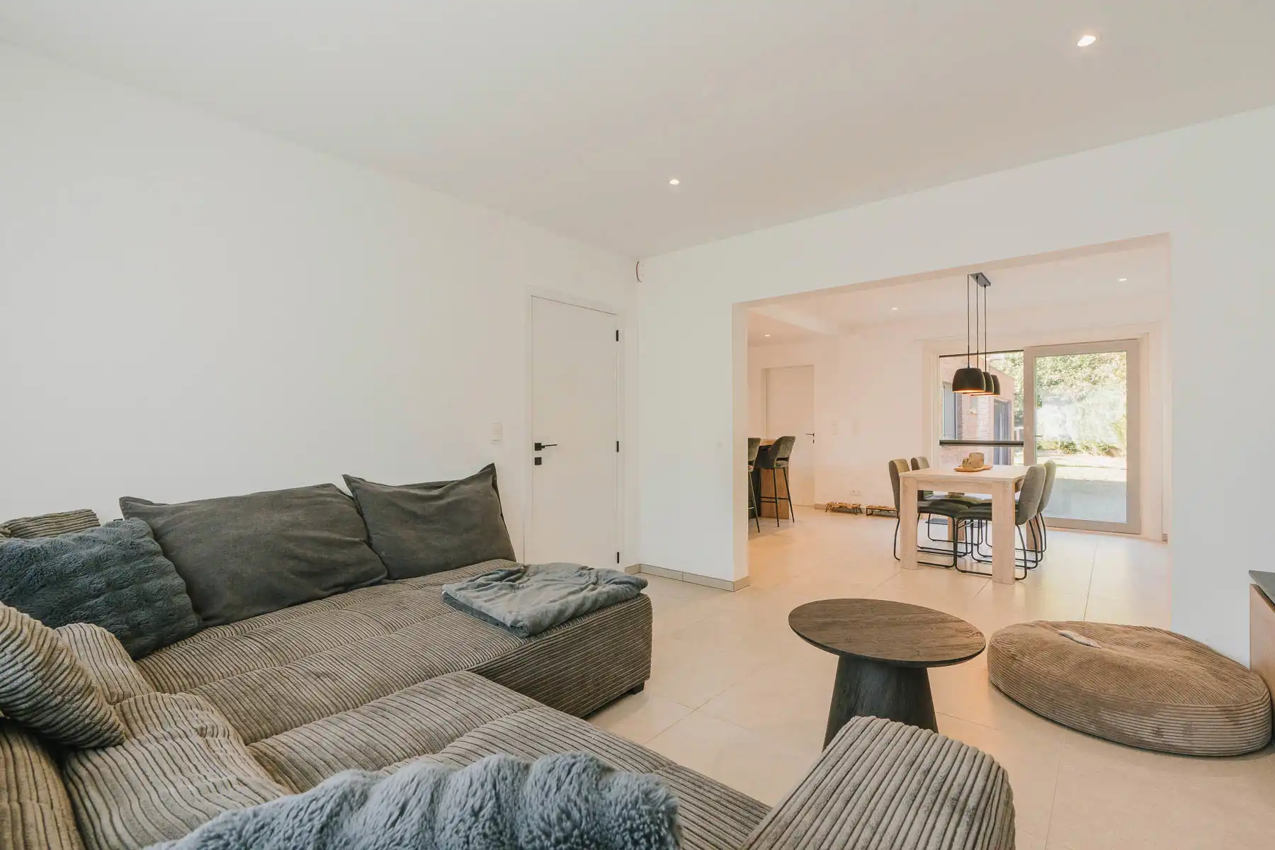 Stijlvol gerenoveerde open bebouwing op 630 m² foto 5