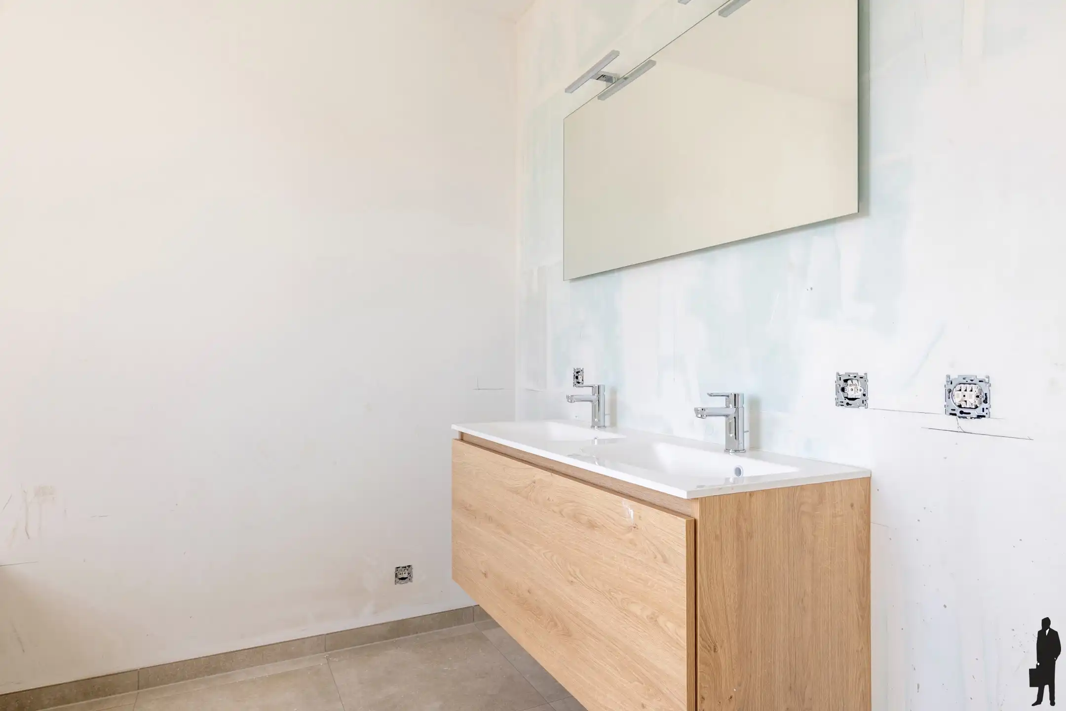 Halfopen woning met 3 slpks, parking en tuin met bijgebouw foto 13