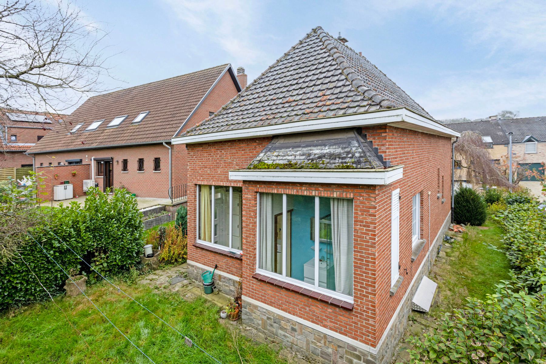 Rustig gelegen viergevelwoning met grote tuin foto 25