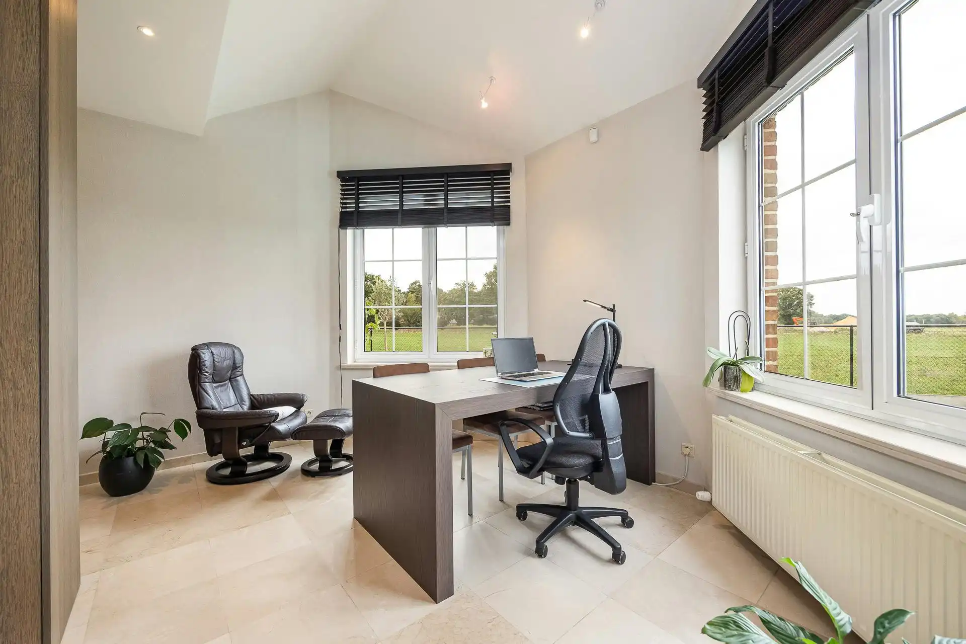 gerenoveerd huis met zwembad op 17 are te koop in Kasterlee foto 15
