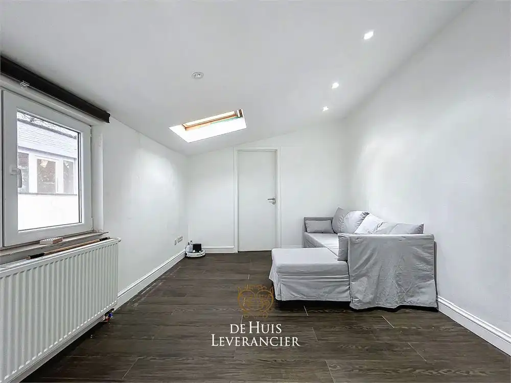 RUIME woning te koop (8 slpks, 2 badk) die ook perfect als tweewoonst kan dienen foto 33