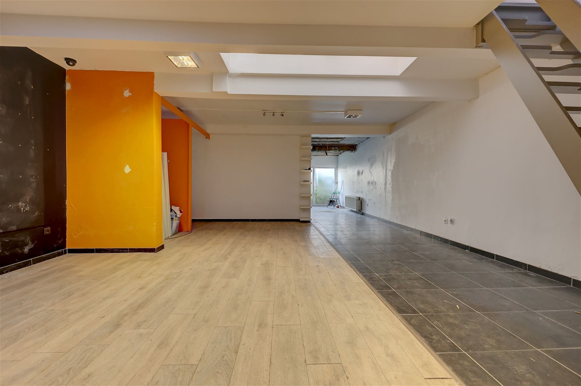 Handelsgelijkvloers op uitstekende ligging in Wilrijk te huur foto 11