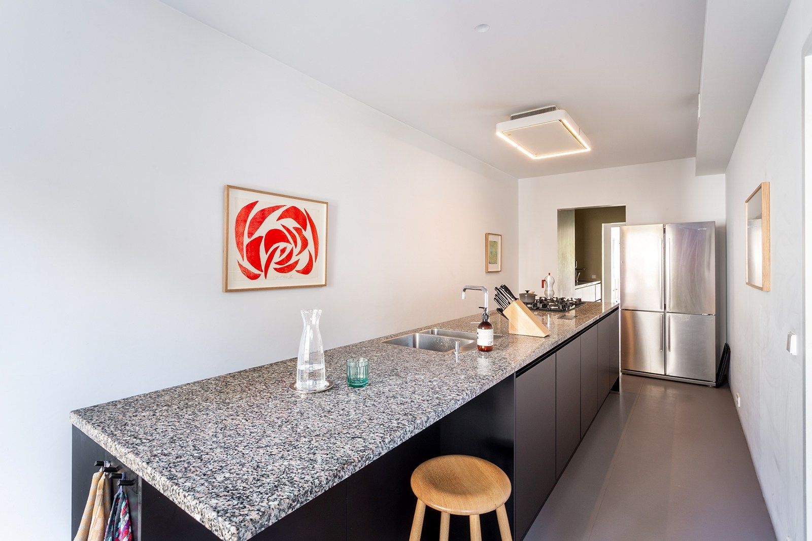 Architecturale parel met een zee van ruimte foto 13