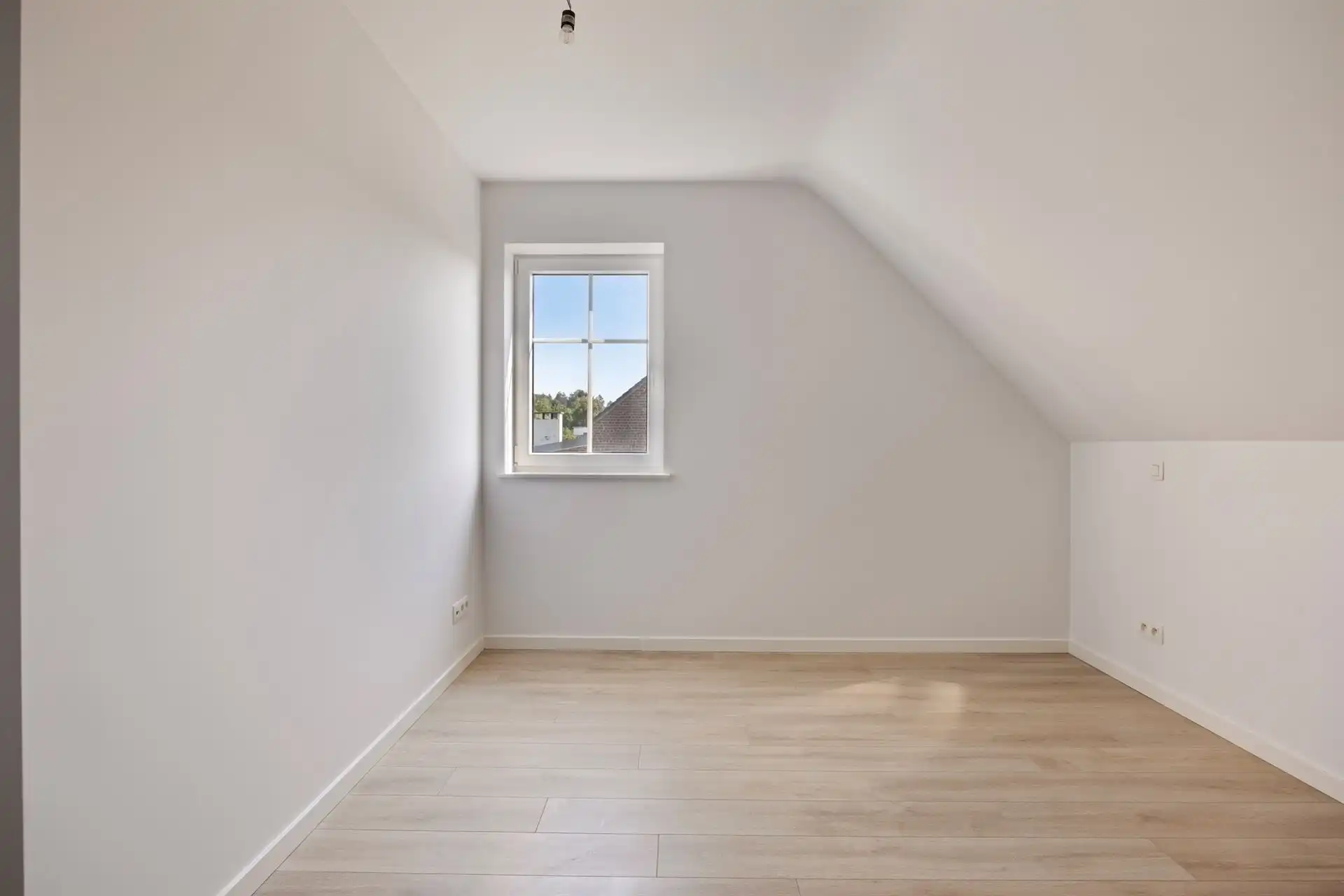 Nieuwbouw woning nabij centrum foto 17