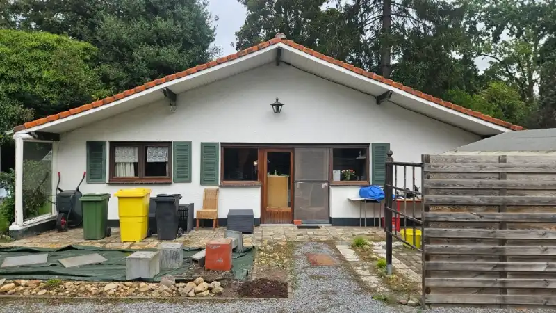 Gelijkvloers landhuis van 89m² op een perceel van 7a89ca foto 2