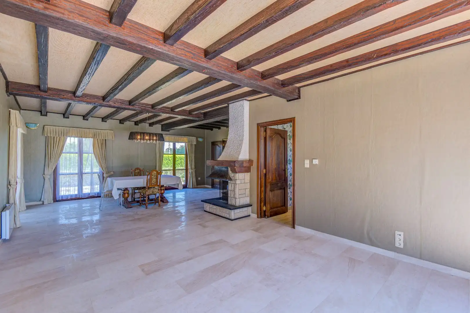 Ruime villa met 5 slaapkamers en grote tuin foto 5