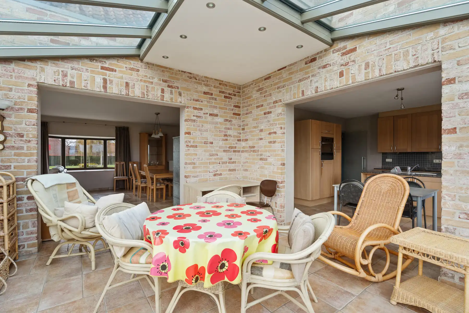 Unieke woning met een openzicht te Knesselare! foto 5