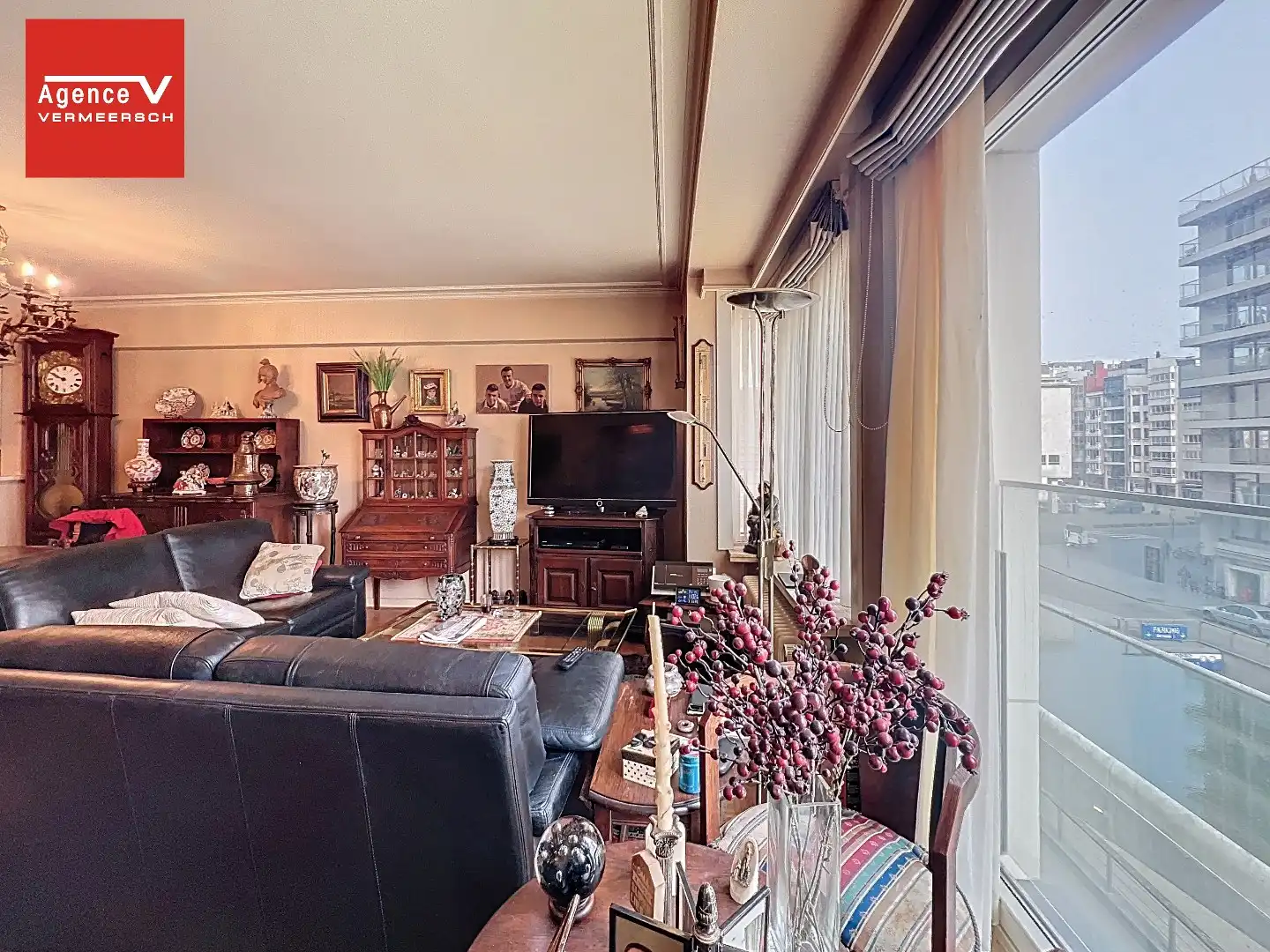 Op te frissen appartement met topligging aan het Marie-Joséplein. foto 7