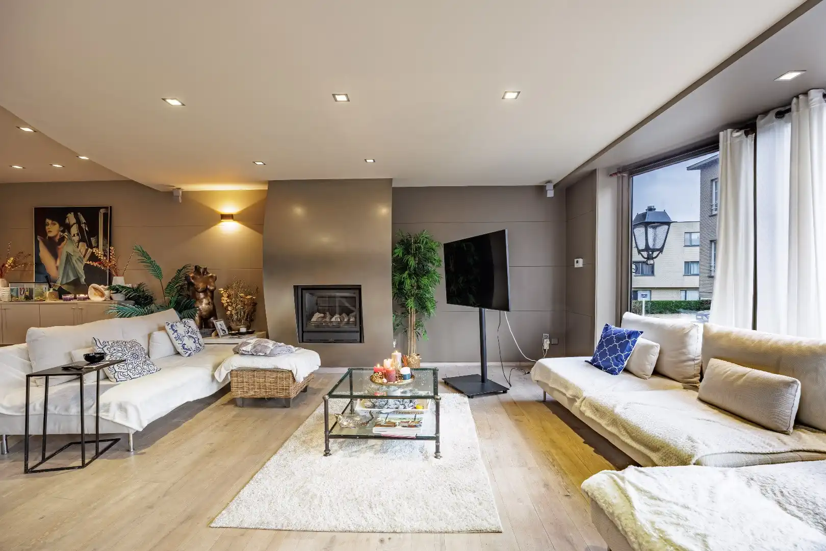 Prachtige woning met dubbele garage en tuin  foto 4