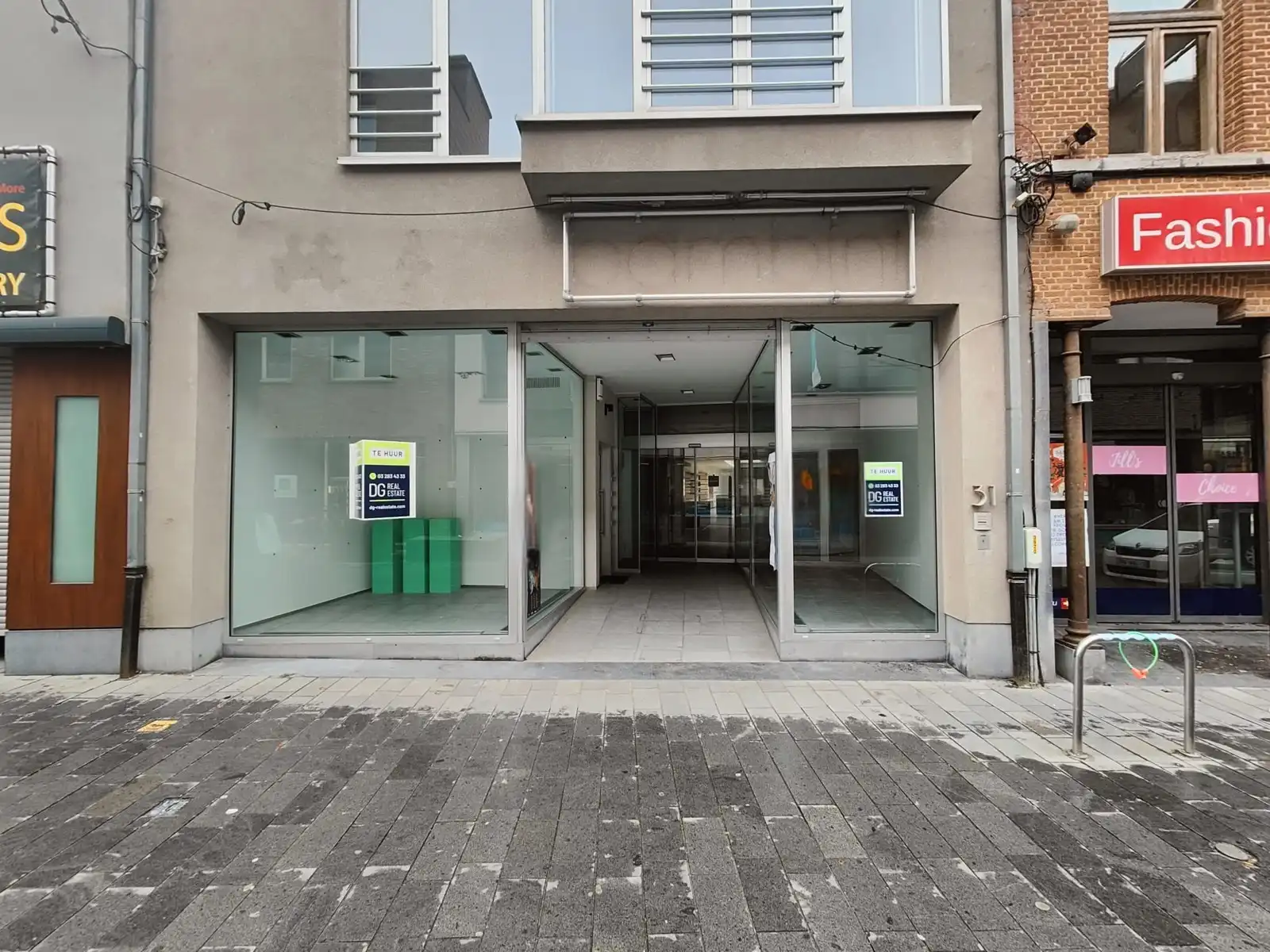 Titel: Commercieel gelijkvloers op toplocatie in het hart van Beveren foto 2