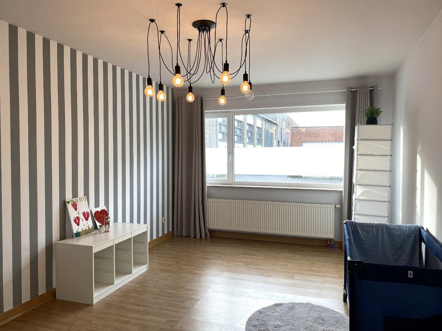 INSTAPKLAAR GELIJKVLOERS APPARTEMENT MET 2 SLPKS EN TERRAS foto 4