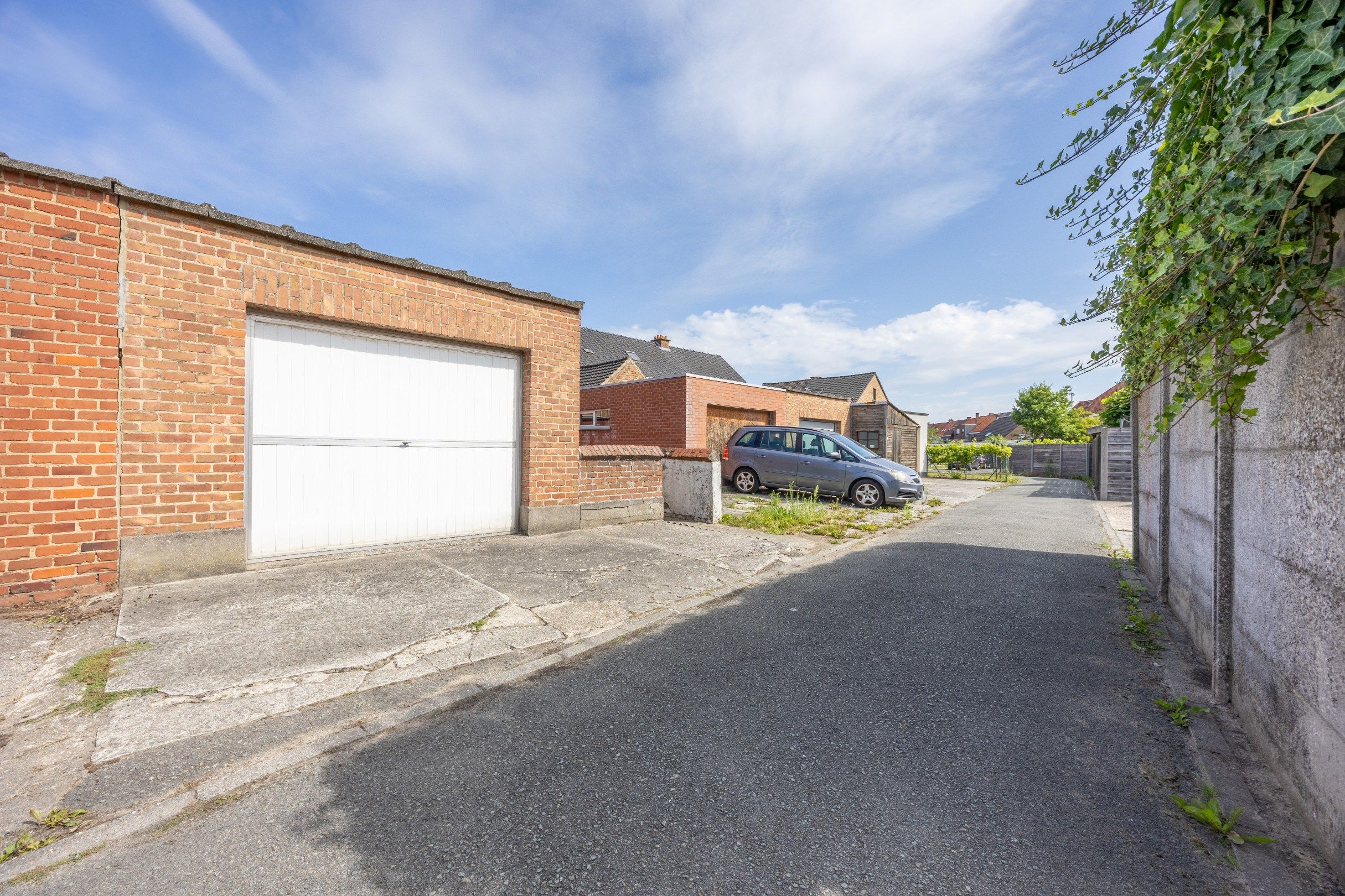 Ruime woning met garage en uitweg foto 17