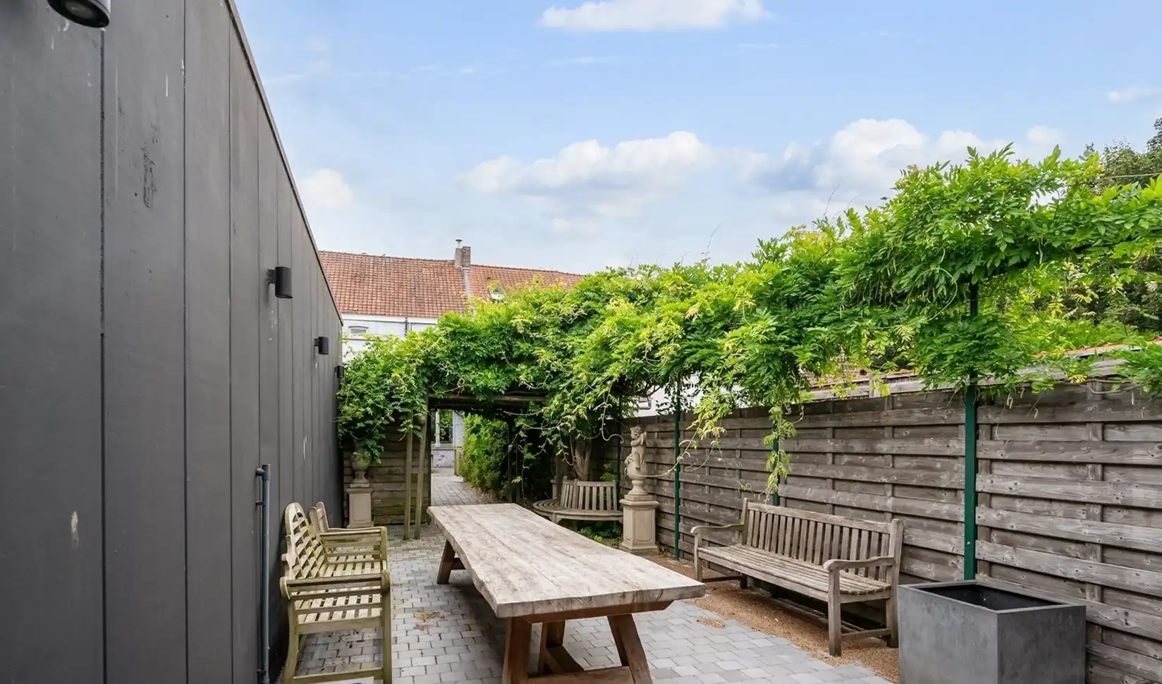Unieke eigendom waar wonen en ondernemen samenkomen foto 15