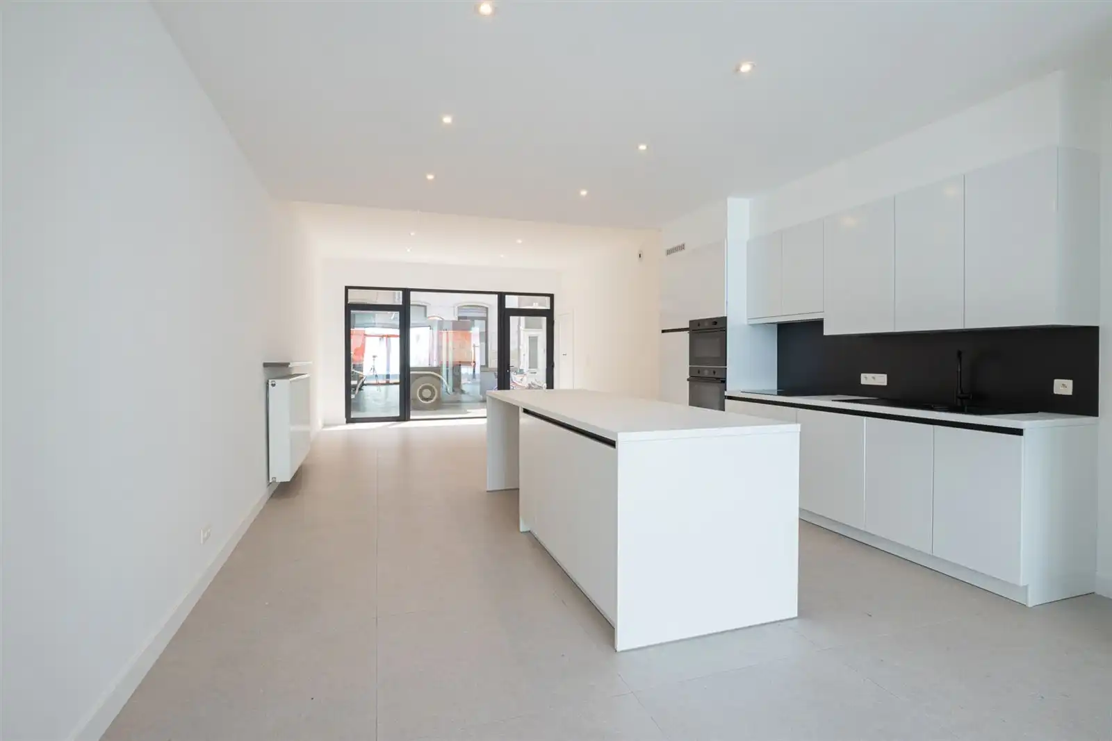 Gerenoveerde woning in centrum Zottegem. foto {{pictureIndex}}