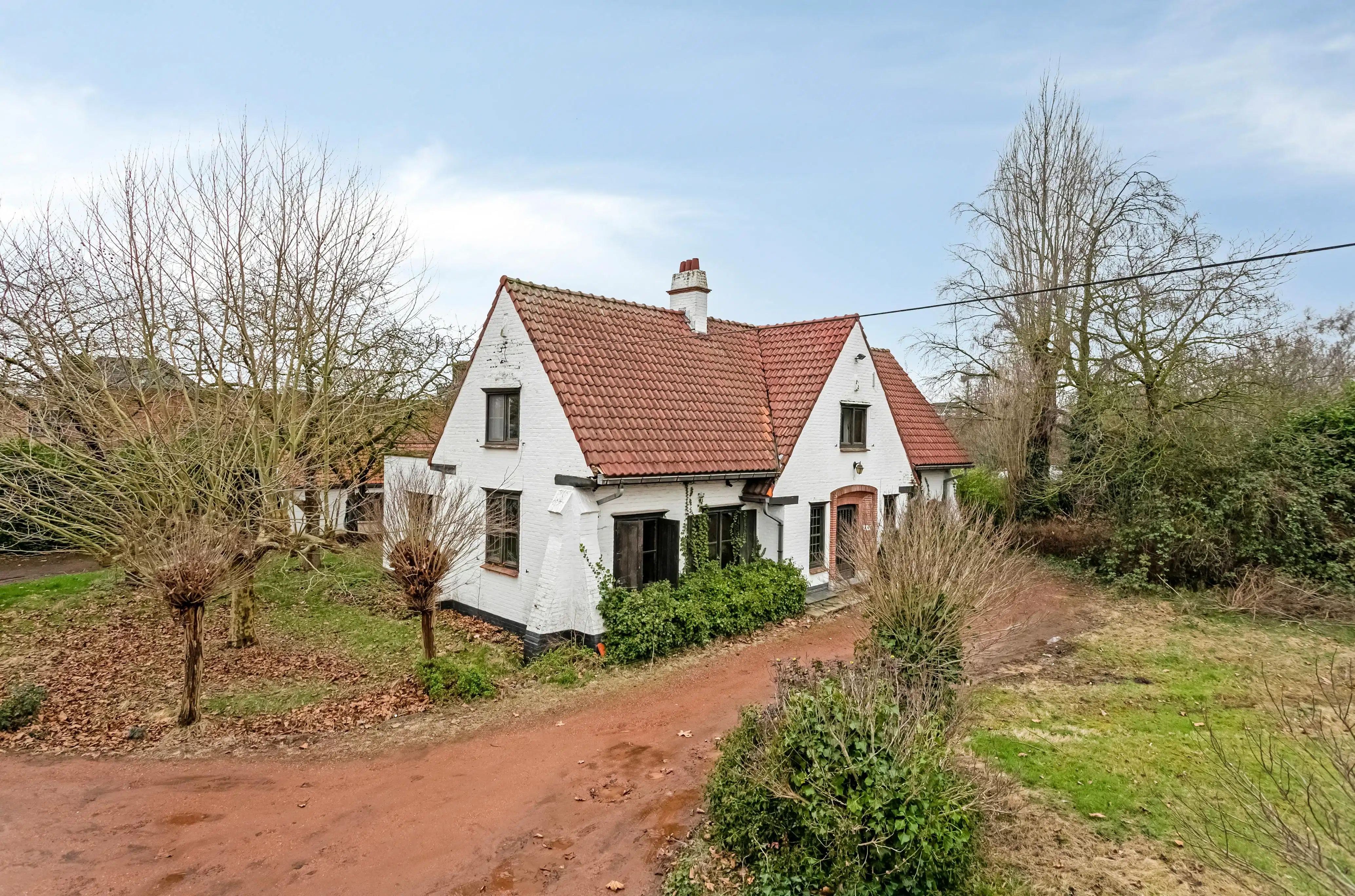 Te renoveren villa met 4 kamers te koop in centrum Deerlijk foto 14