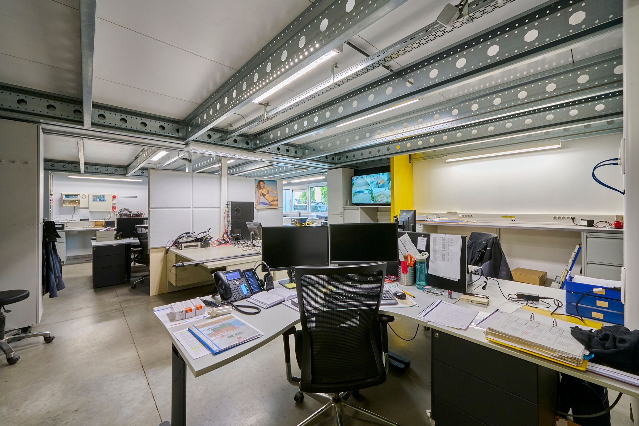 MULTIFUNCTIONEEL GEBOUW OP MOOIE ZICHTLOCATIE foto 6