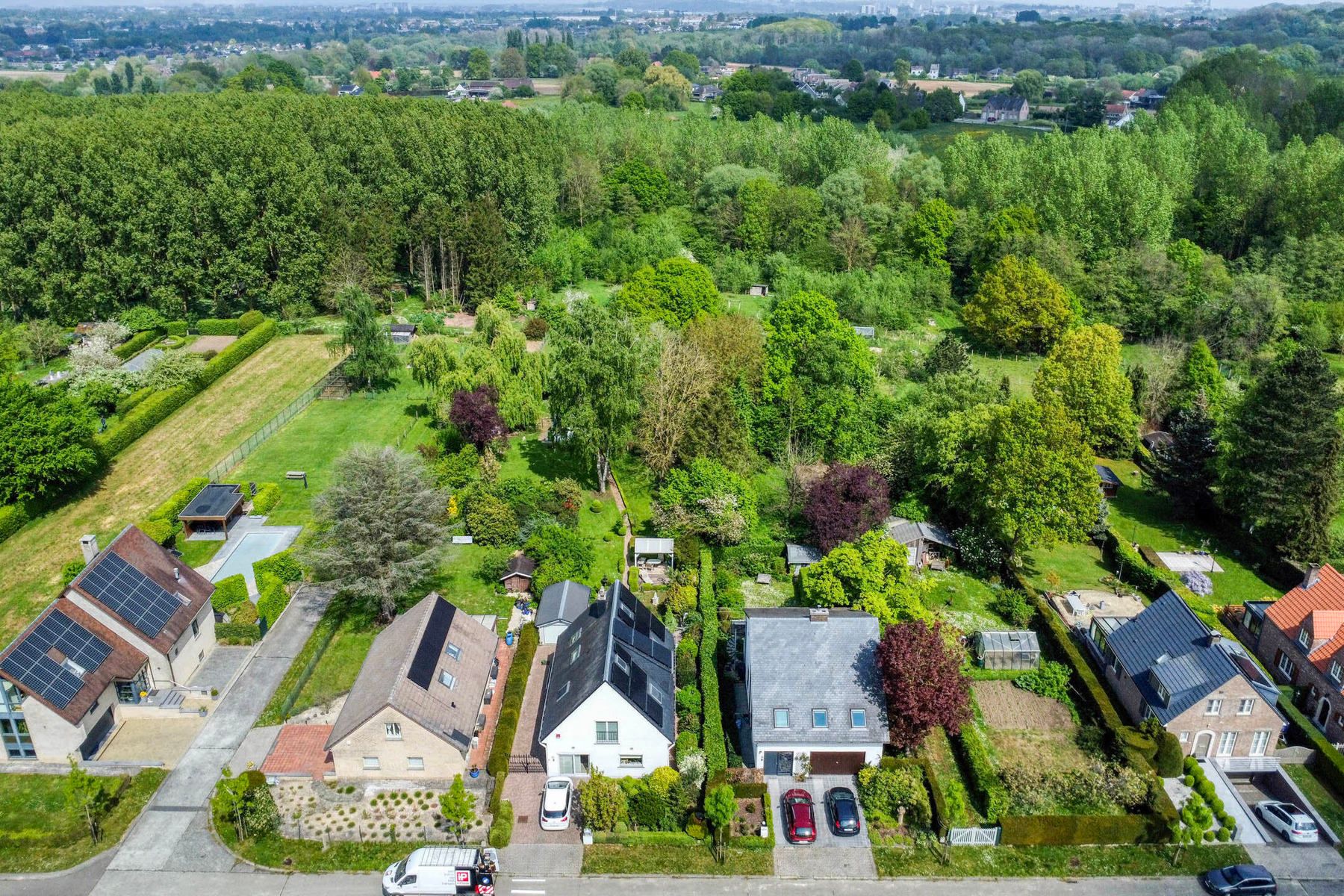 Instapklare villa in doodlopende straat aan natuurgebied! foto 6