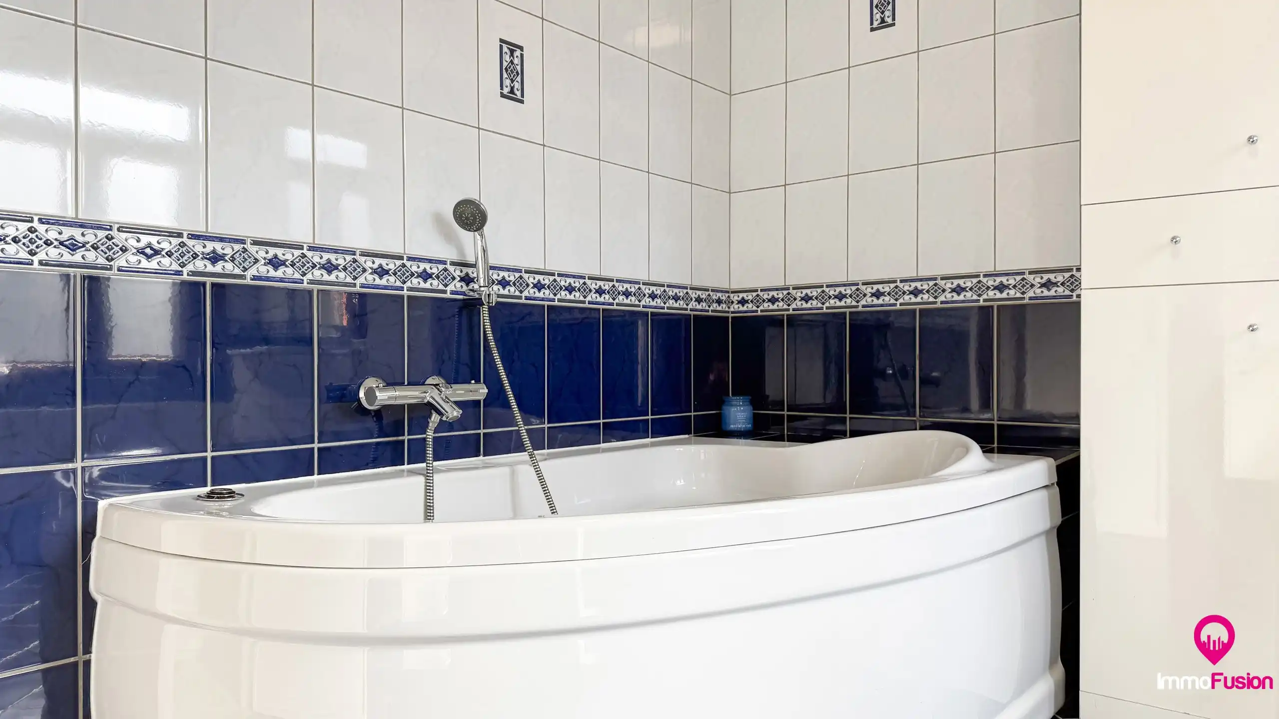 Charmante woning met 5 slaapkamers op een ruim perceel! foto 23