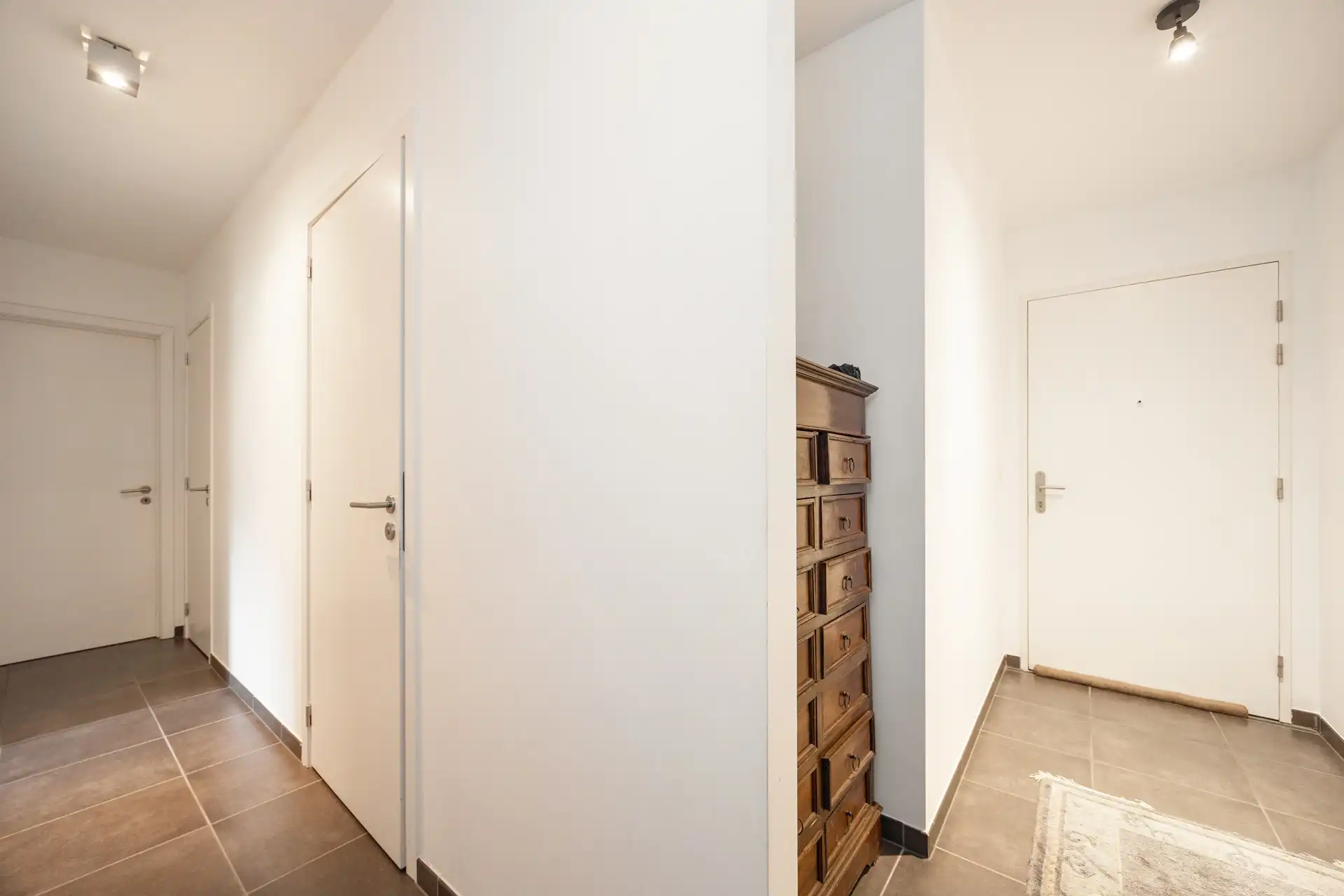 gelijkvloers appartement met gezellig terras en tuin foto 9