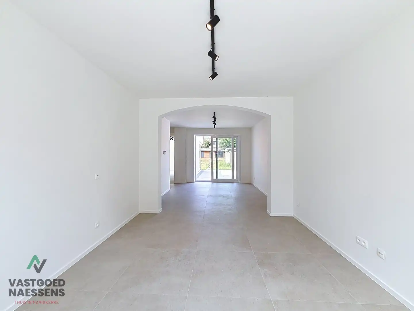 VOLLEDIG GERENOVEERDE 5 SLPK WONING – 2 BADKAMERS – ZONNIGE ZW-TUIN foto 6