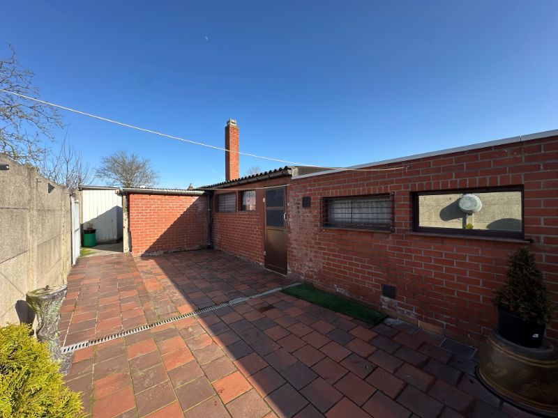 Ruime gezinswoning met grote tuin, veranda en veel opbergruimte foto 22