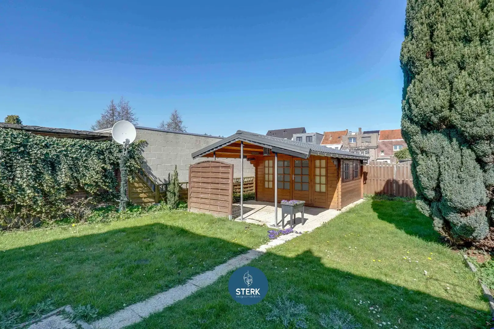 OP TE KNAPPEN SPLITLEVELWONING OP EEN GELIEFDE LOCATIE TE LANAKEN !  foto 18