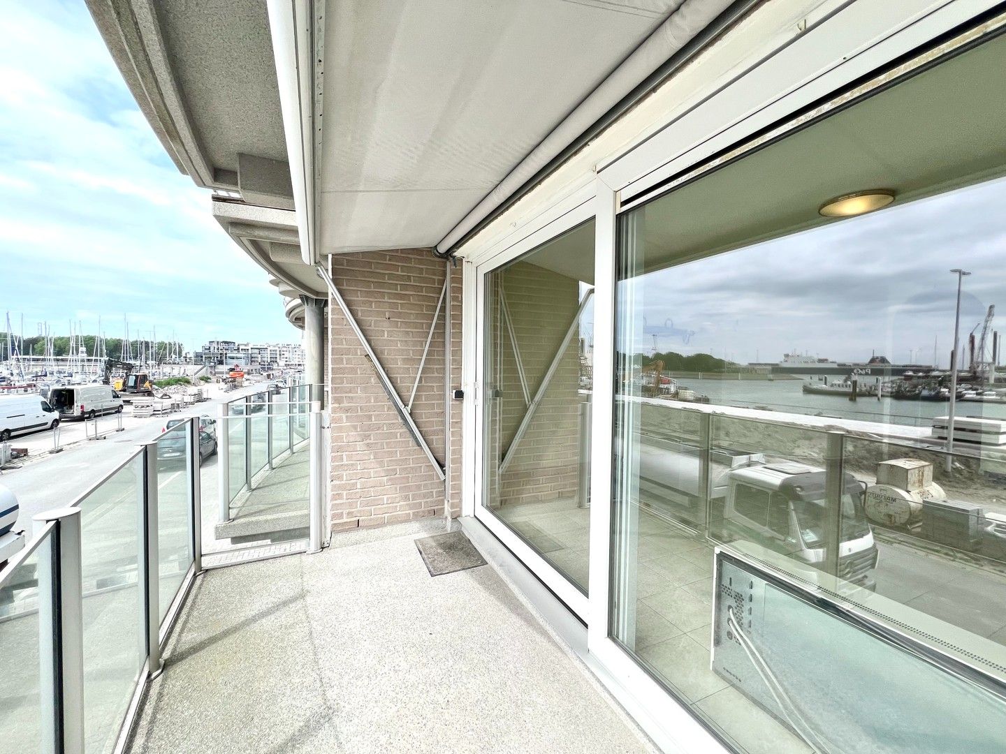 Appartement met 2 slaapkamers en dubbel terras in Zeebrugge foto {{pictureIndex}}