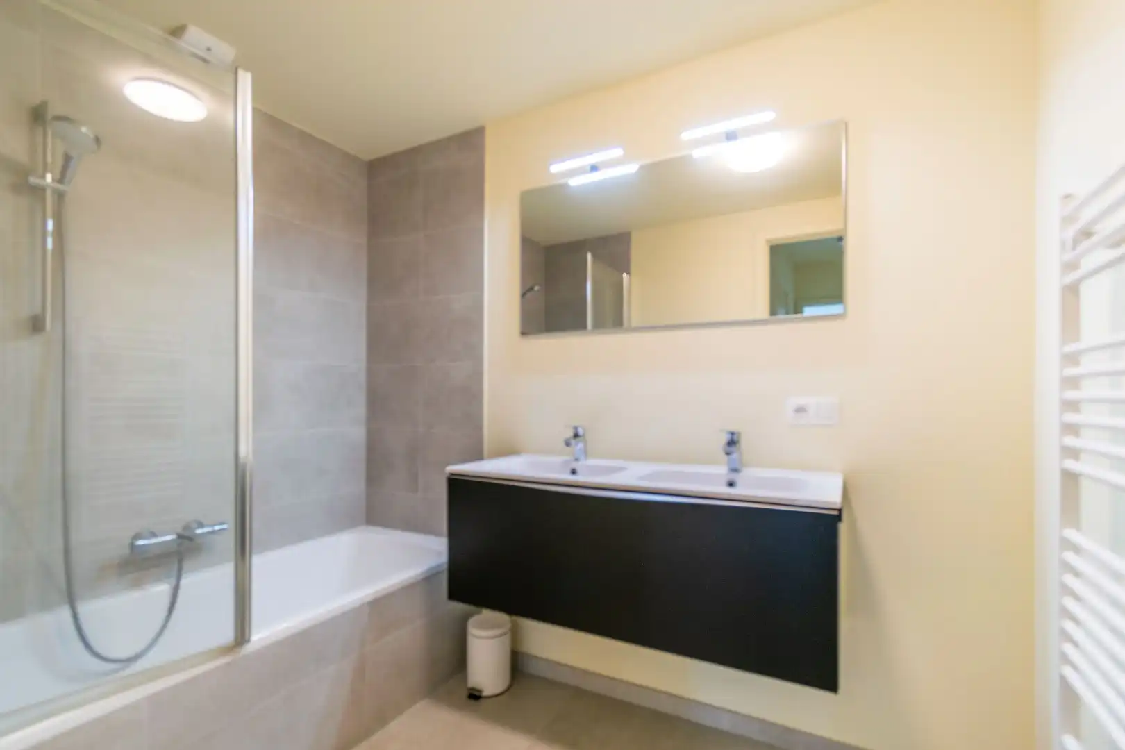 RECENT APPARTEMENT (EPC: A) MET STAANPLAATS ! foto 15