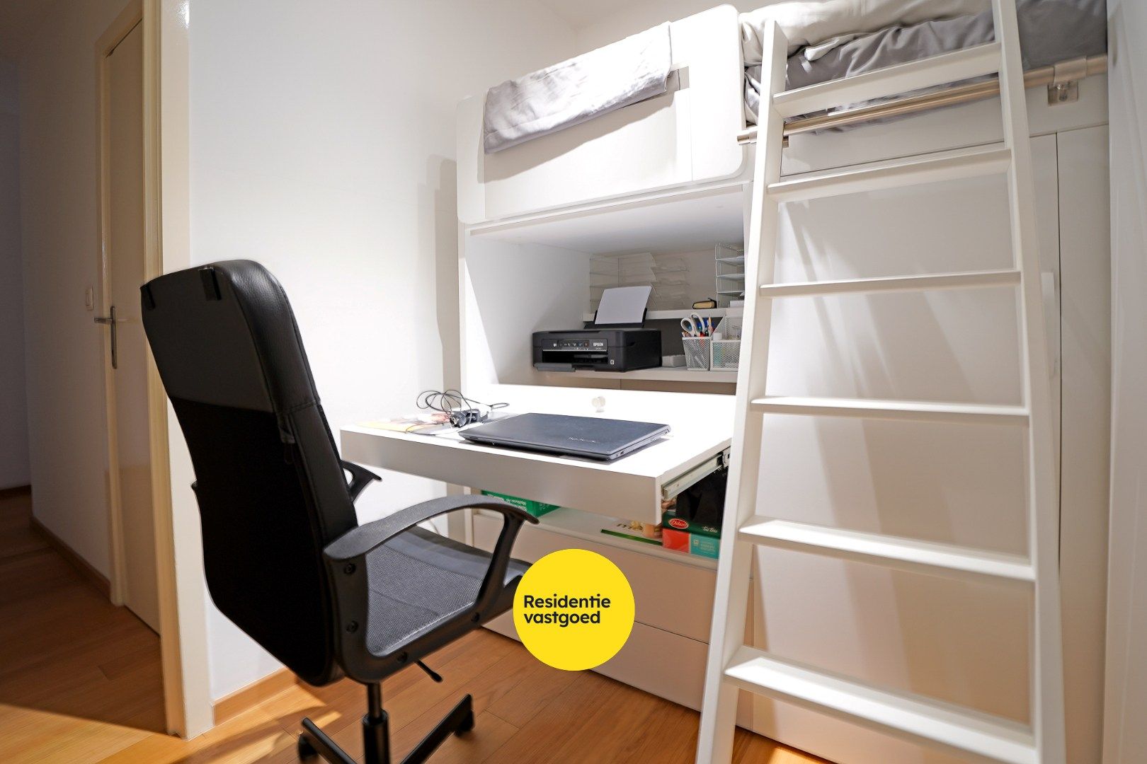 Sfeervol en instapklaar 3 slaapkamerappartement (108m²) met twee terrassen (40 m²) te Nieuwpoort-Stad. foto 13