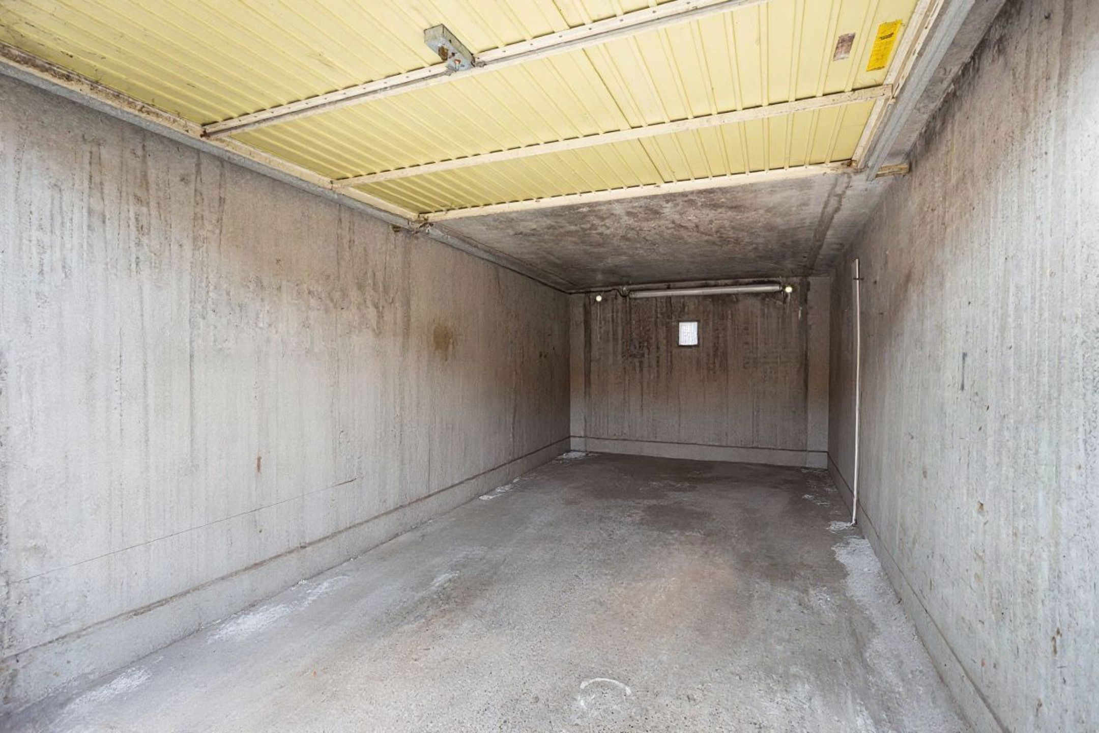 Instapklare rijwoning met garage op rustige locatie in Ronse foto 19