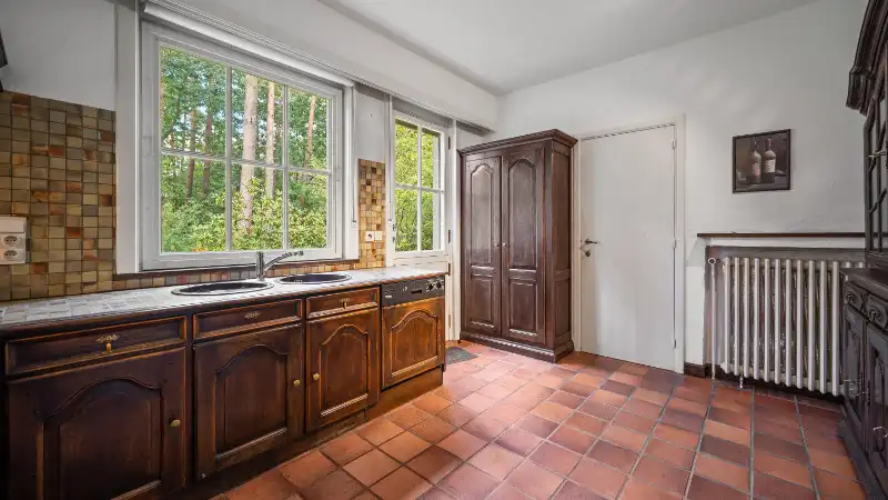 Karaktervolle villa van 325m² met 5 slaapkamers op 24 are foto 8
