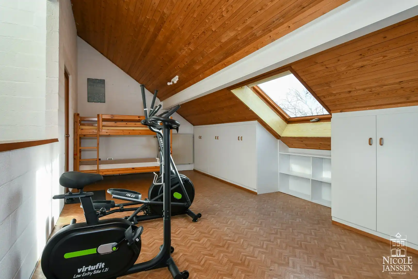 Bijzonder energiezuinige halfvrijstaande woning met diepe tuin foto 30