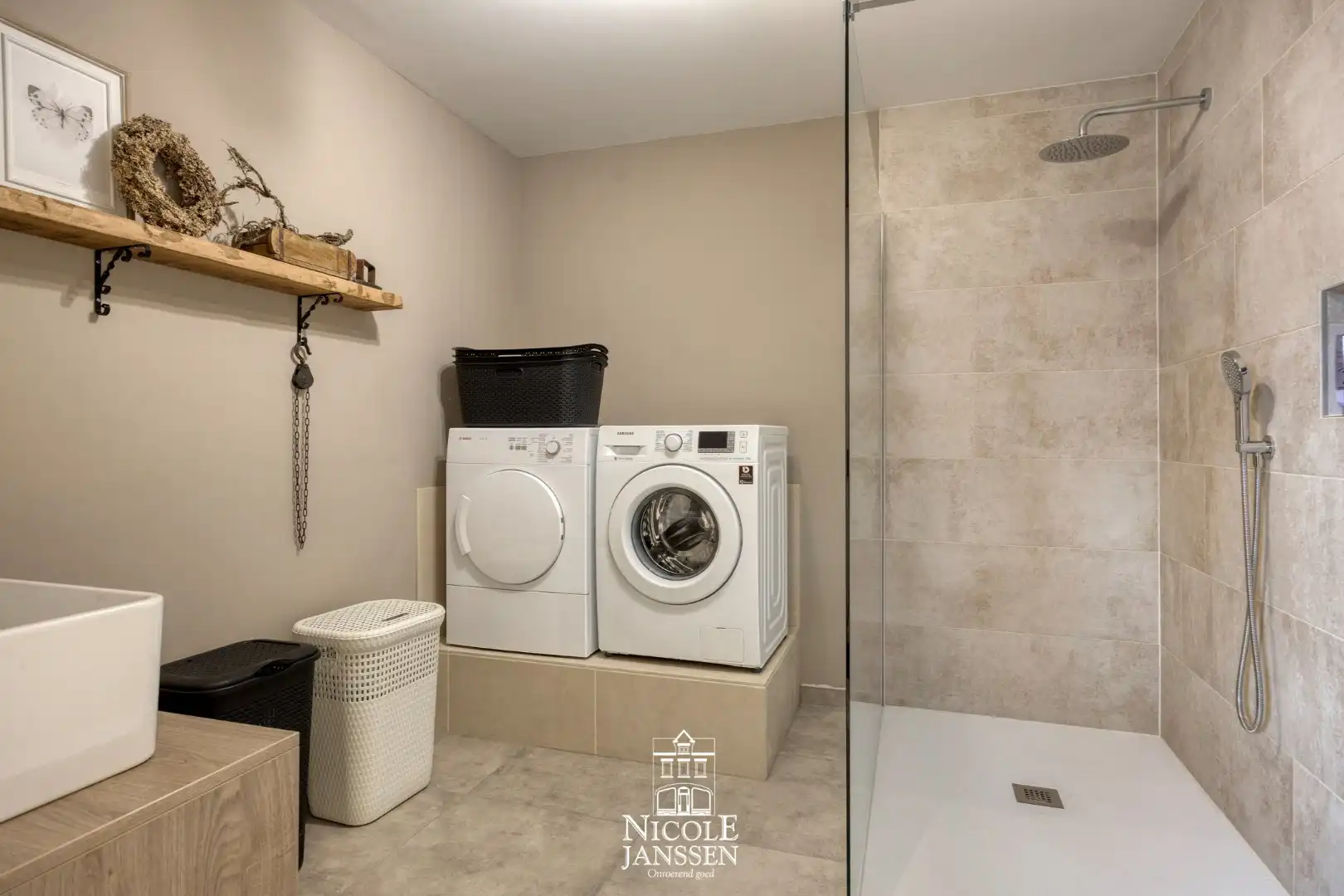 Ruime gezinswoning foto 16